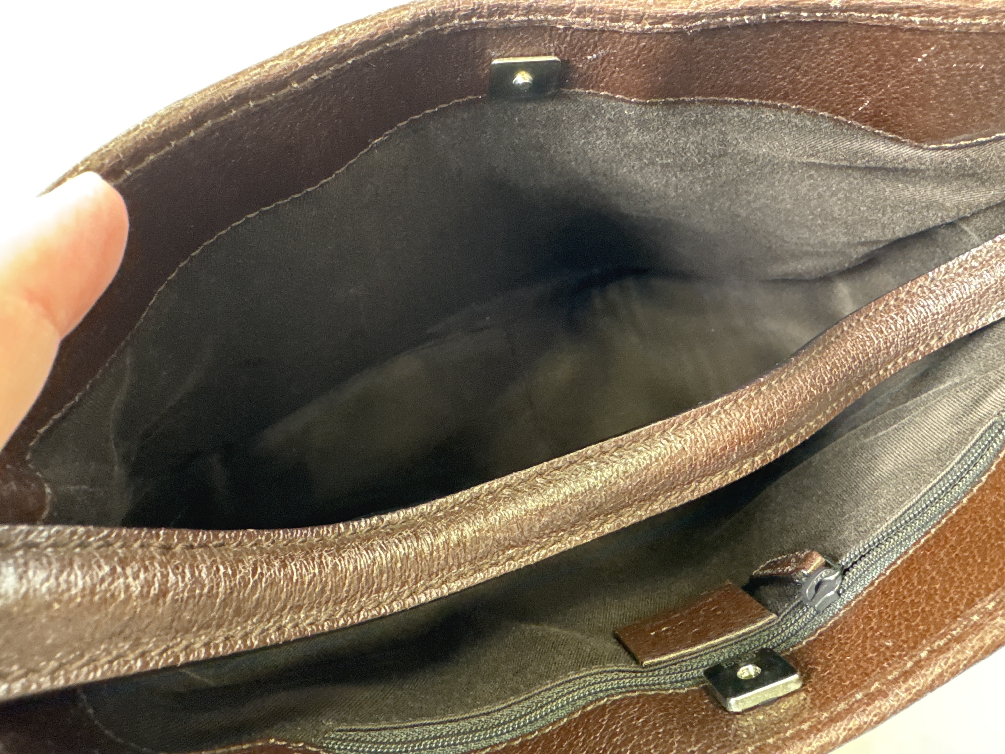 GG Canvas Shoulder Bag — view 5