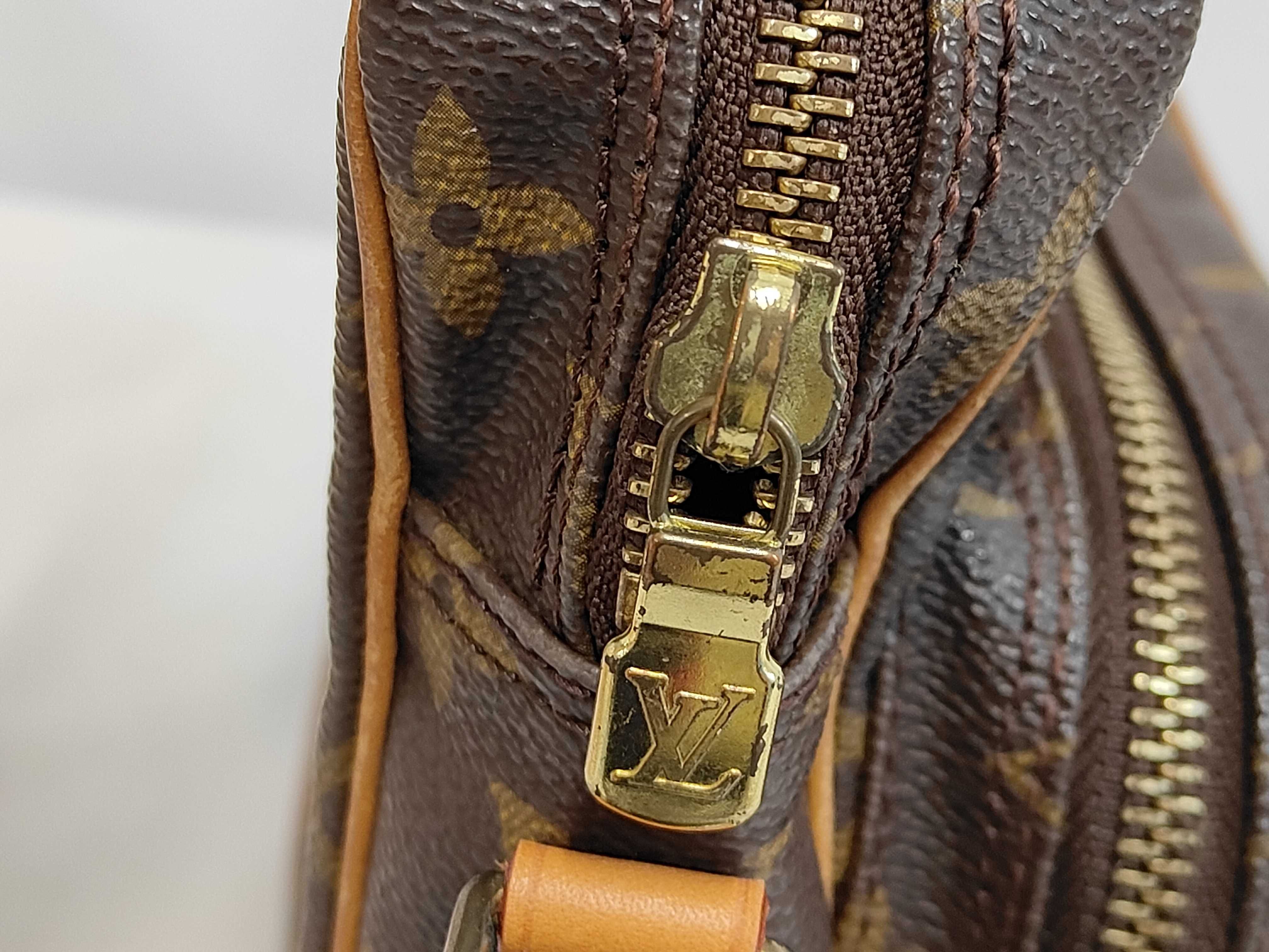 (Louis Vuitton) Crossbody Shoulder Bag — view 7