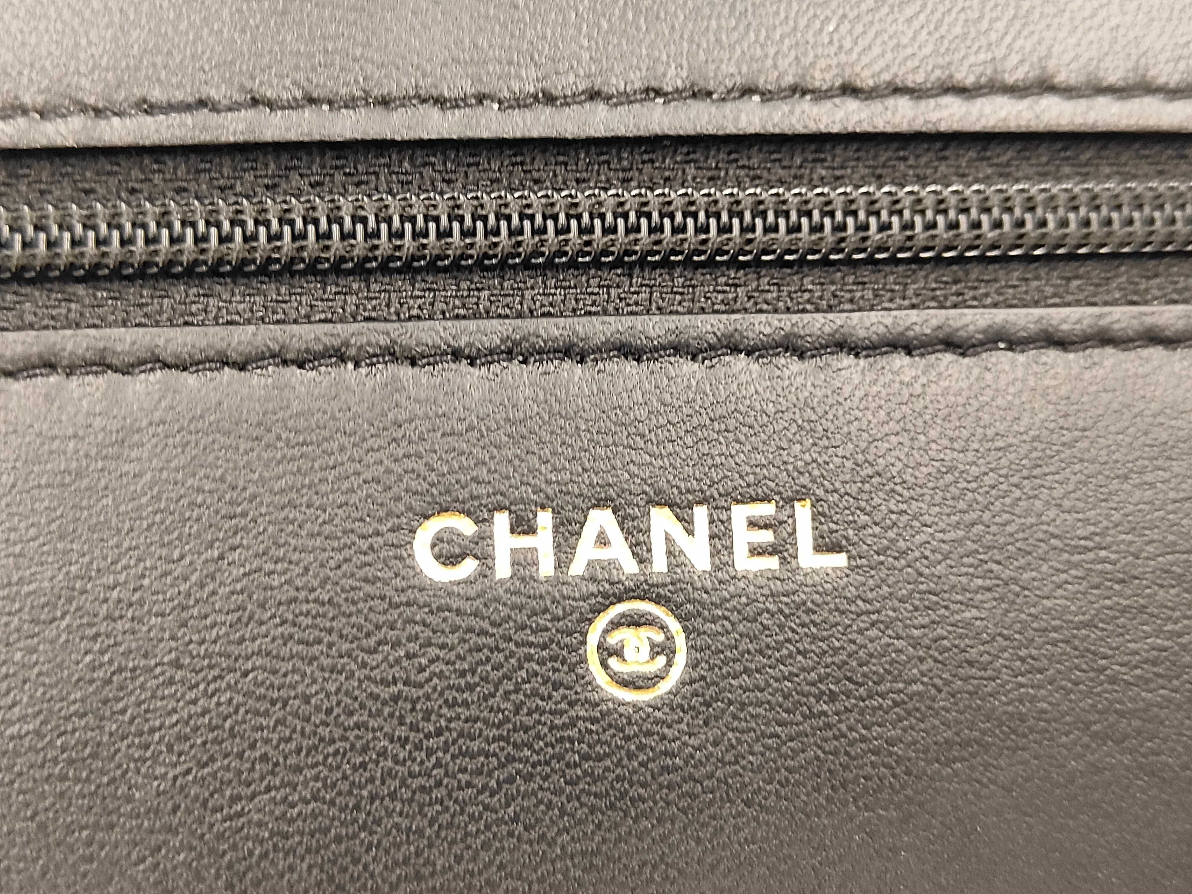 Matelassé Jewel Chain Wallet Shoulder Bag — view 10