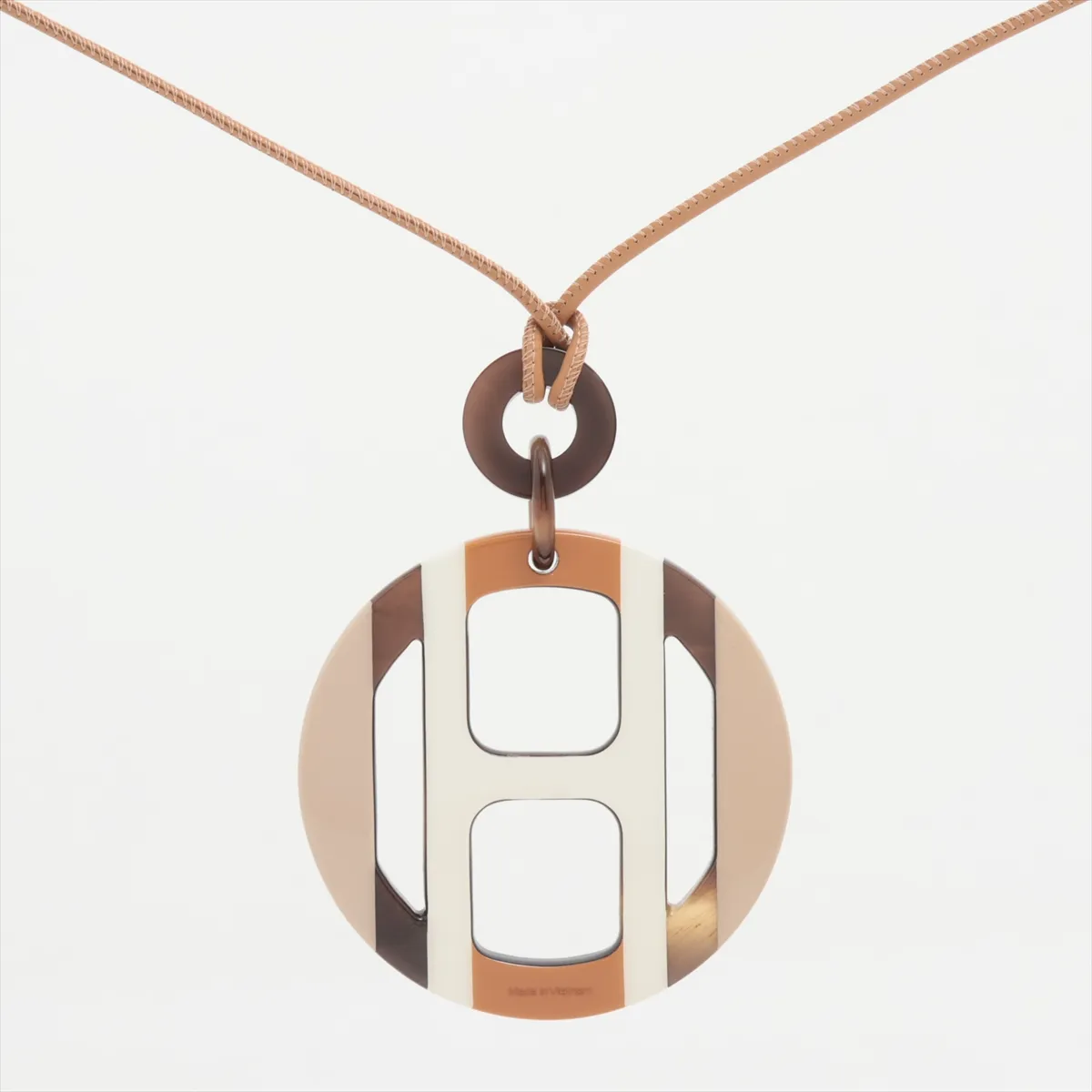H Equipe pendant, buffalo horn x lacquered wood, beige, some wear, — view 2