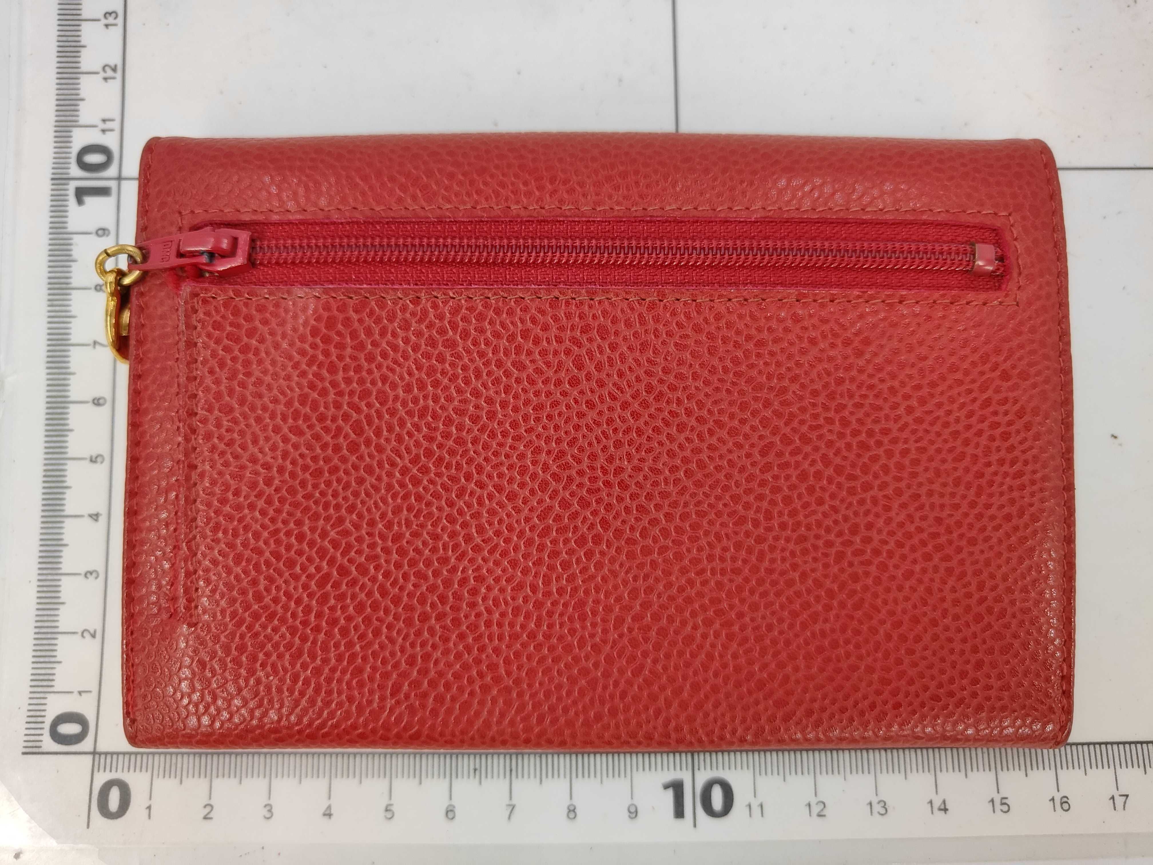 Caviar Skin Chanel Bi-fold Wallet Caviar Gold Hardware Red 4512914 Wallet — view 2