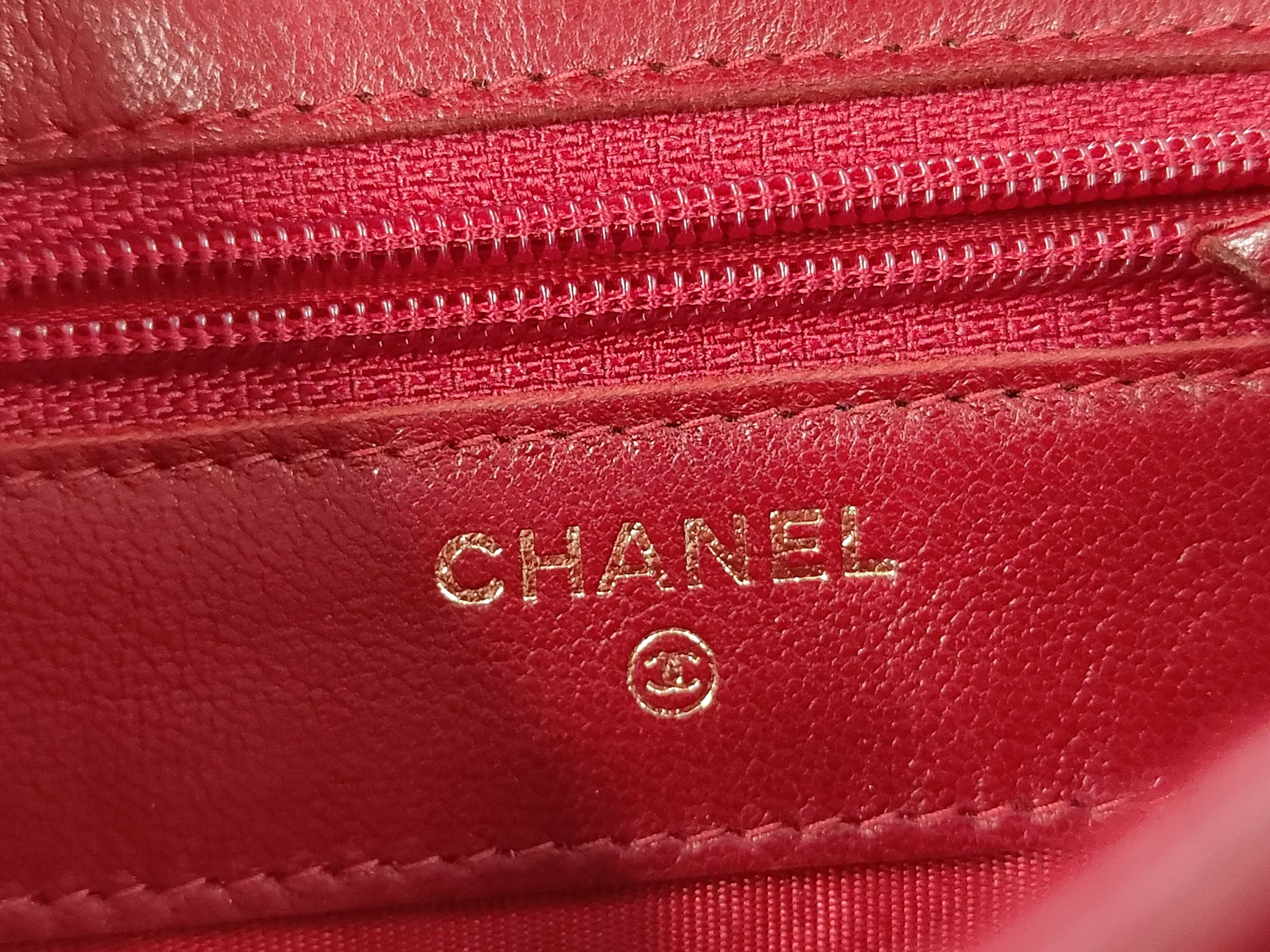 Caviar Skin Chanel Bi-fold Wallet Caviar Gold Hardware Red 4512914 Wallet — view 8