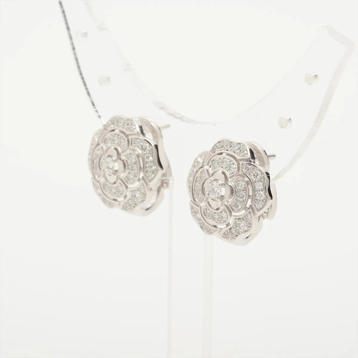 Camellia Diamond Earrings 750(WG) 7.7g EV9369 J12072 — view 3