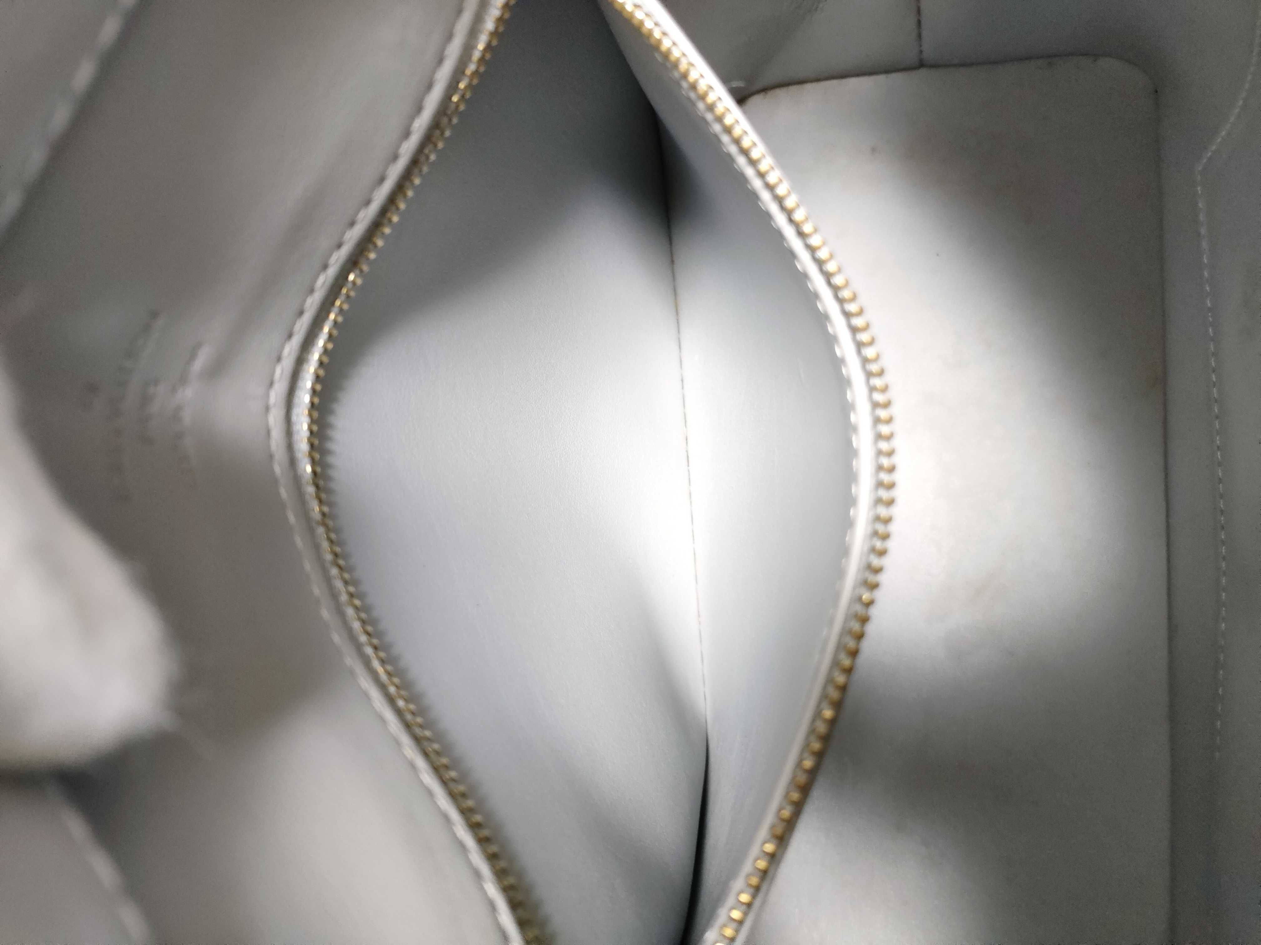 Vernis Louis Vuitton Houston Handbag — view 11