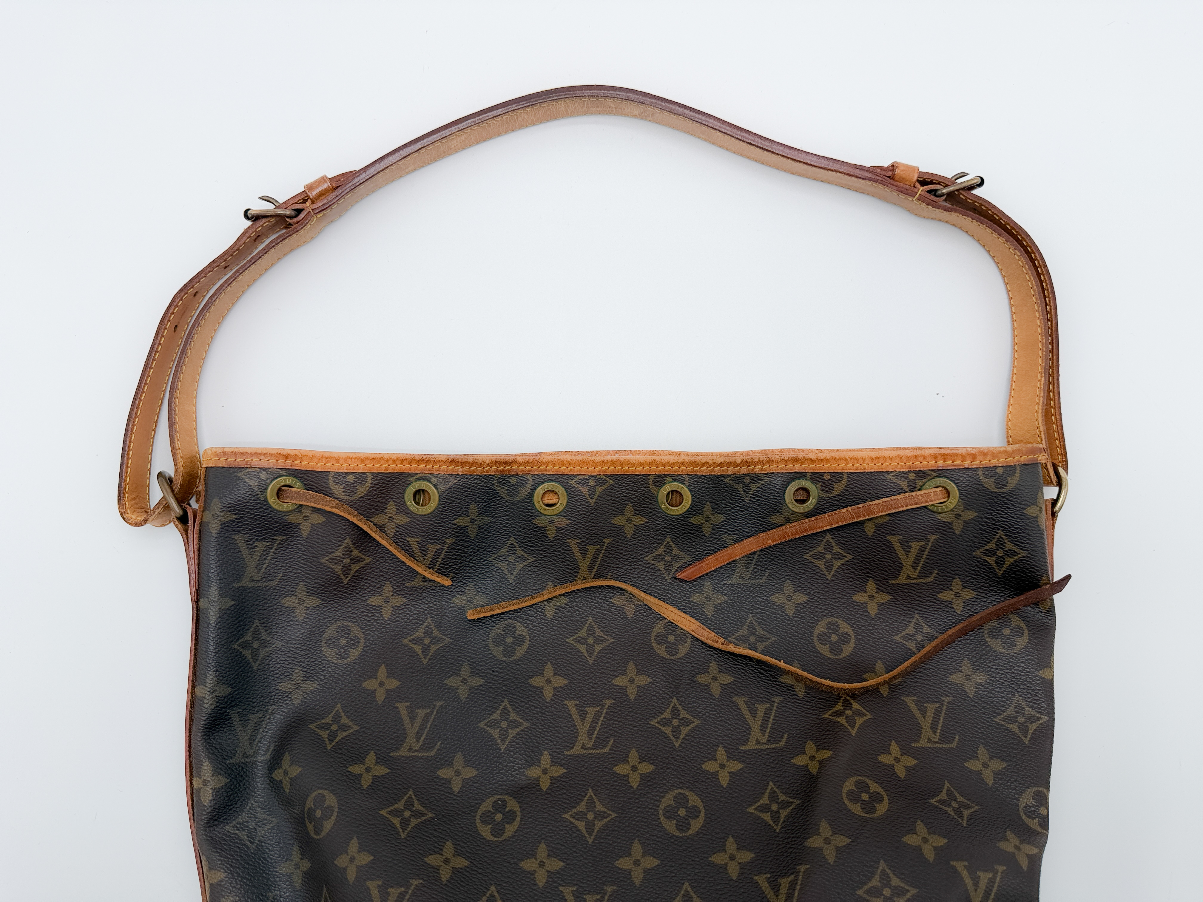 Monogram M42224 Noe AR0991 Shoulder Bag — view 11
