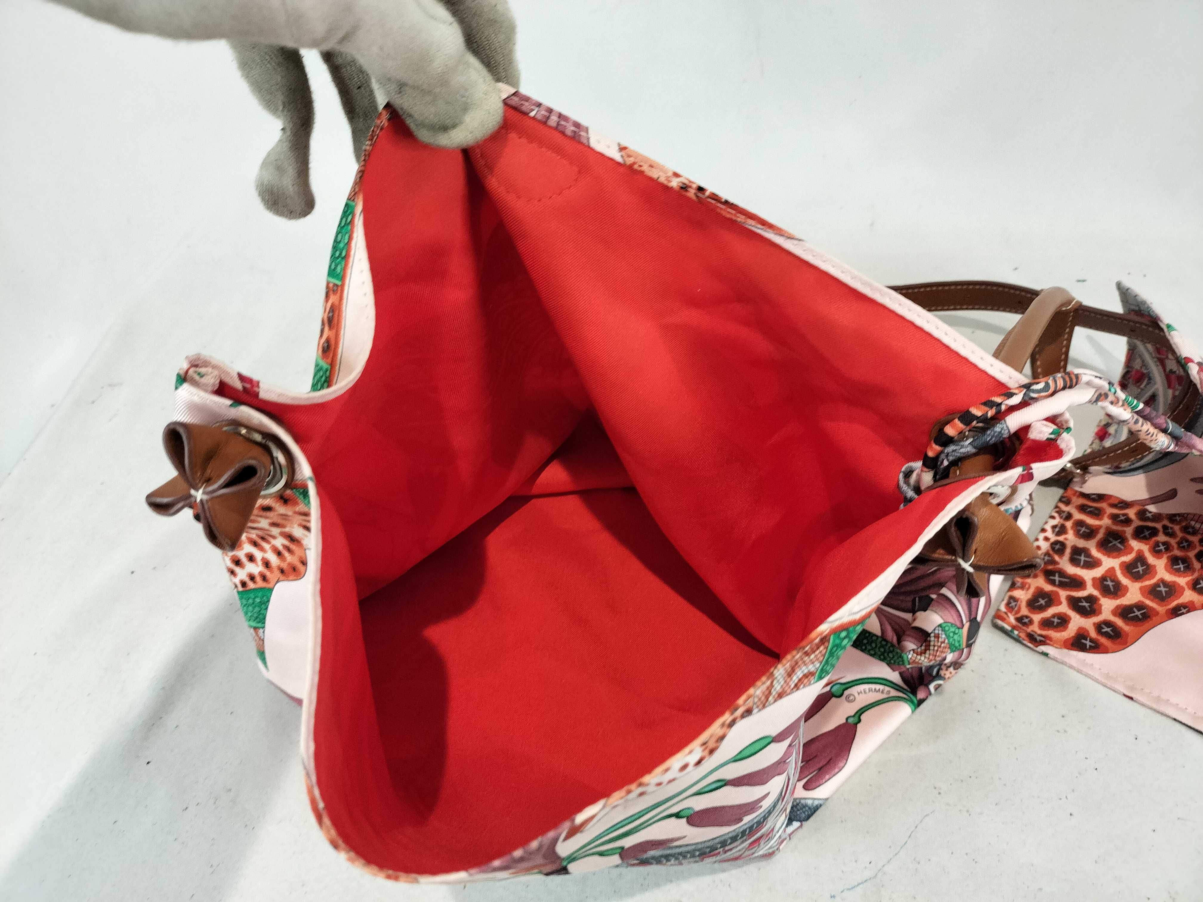 Silky City PM Zambezi March Shoulder Bag — view 9