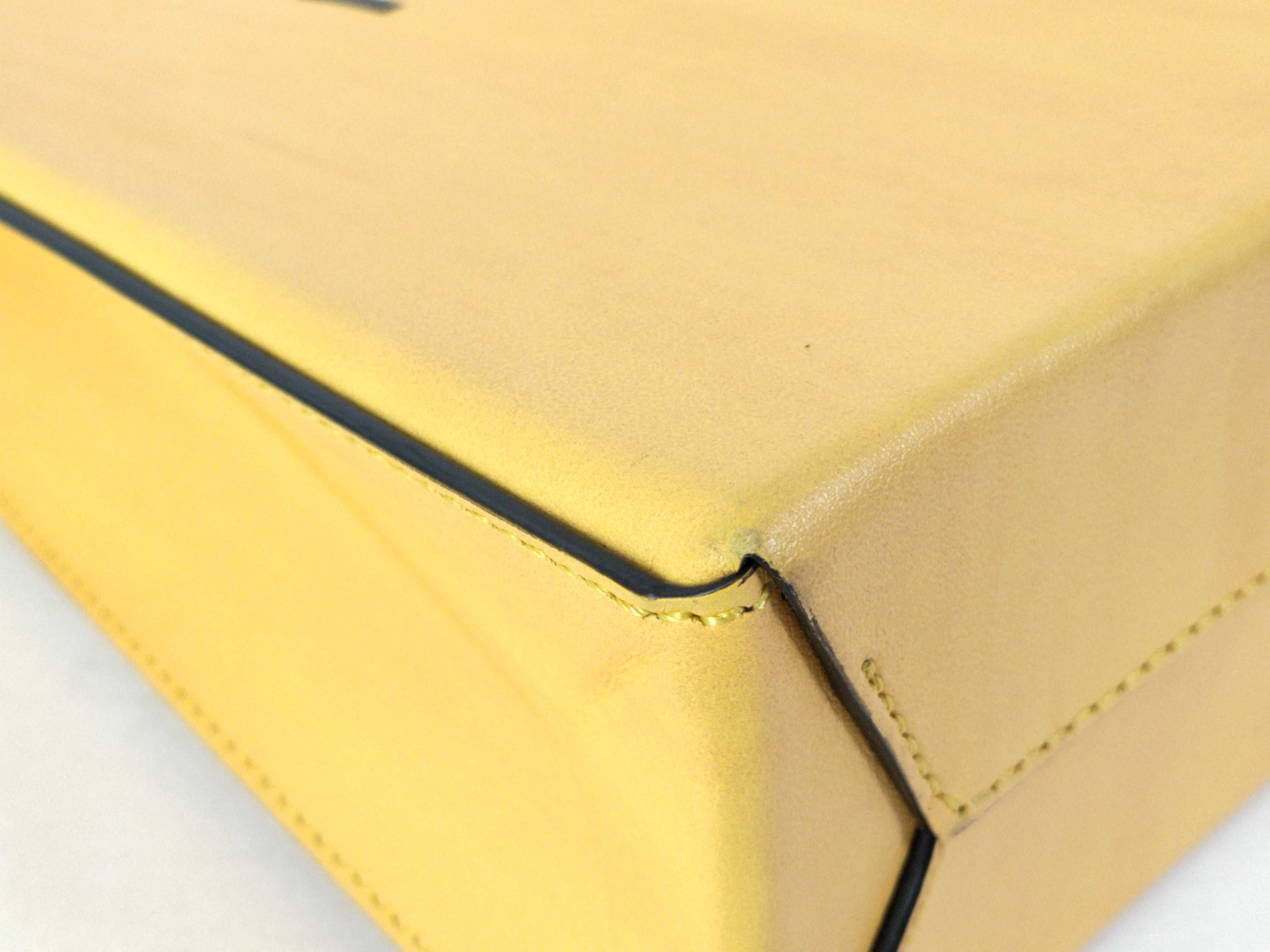 Shopping Bag Leather 2-Way Handbag Yellow 7VA512 Handbag — view 7