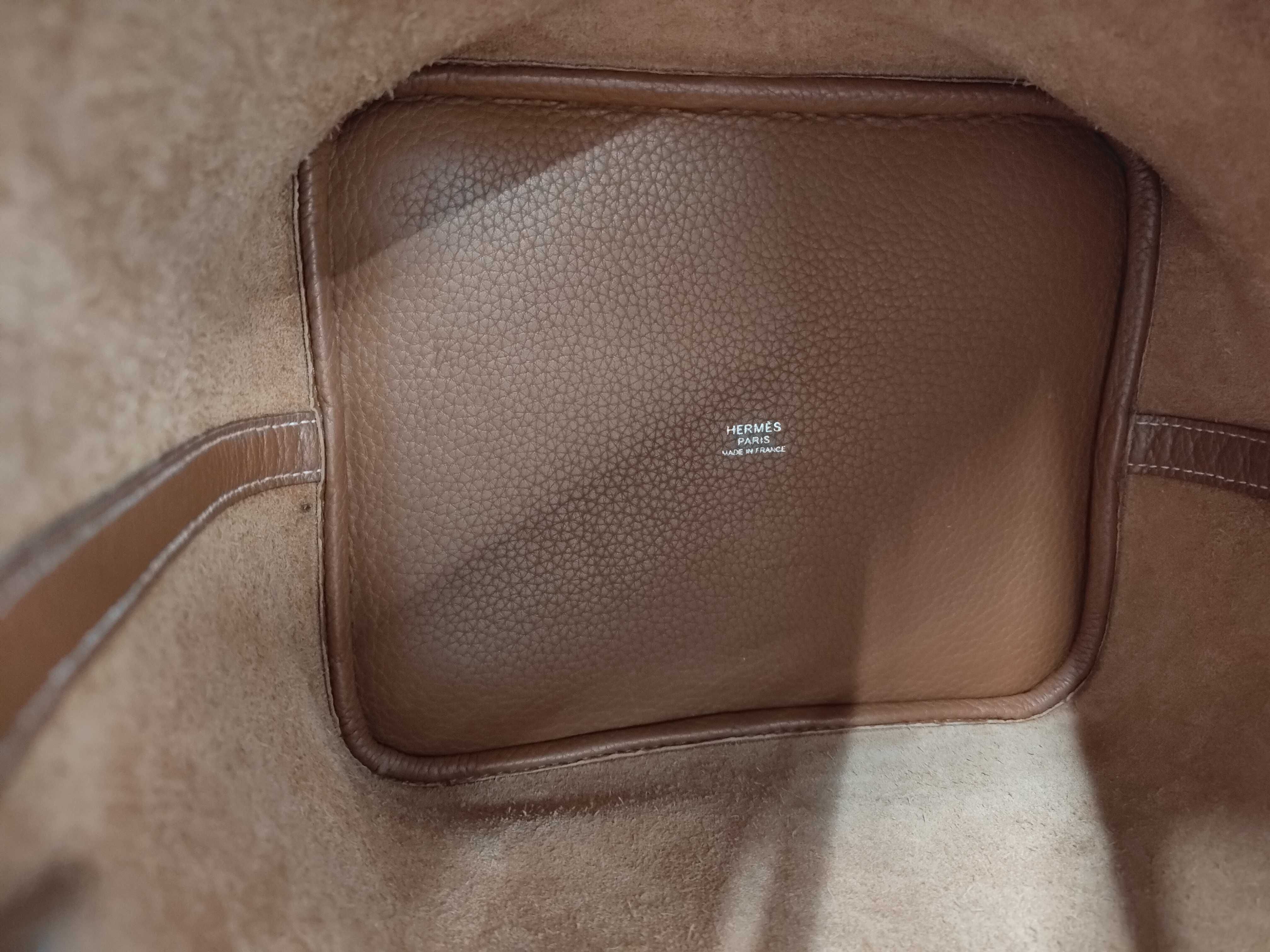 Picotin Lock MM Taurillon Clemence Gold Handbag — view 8