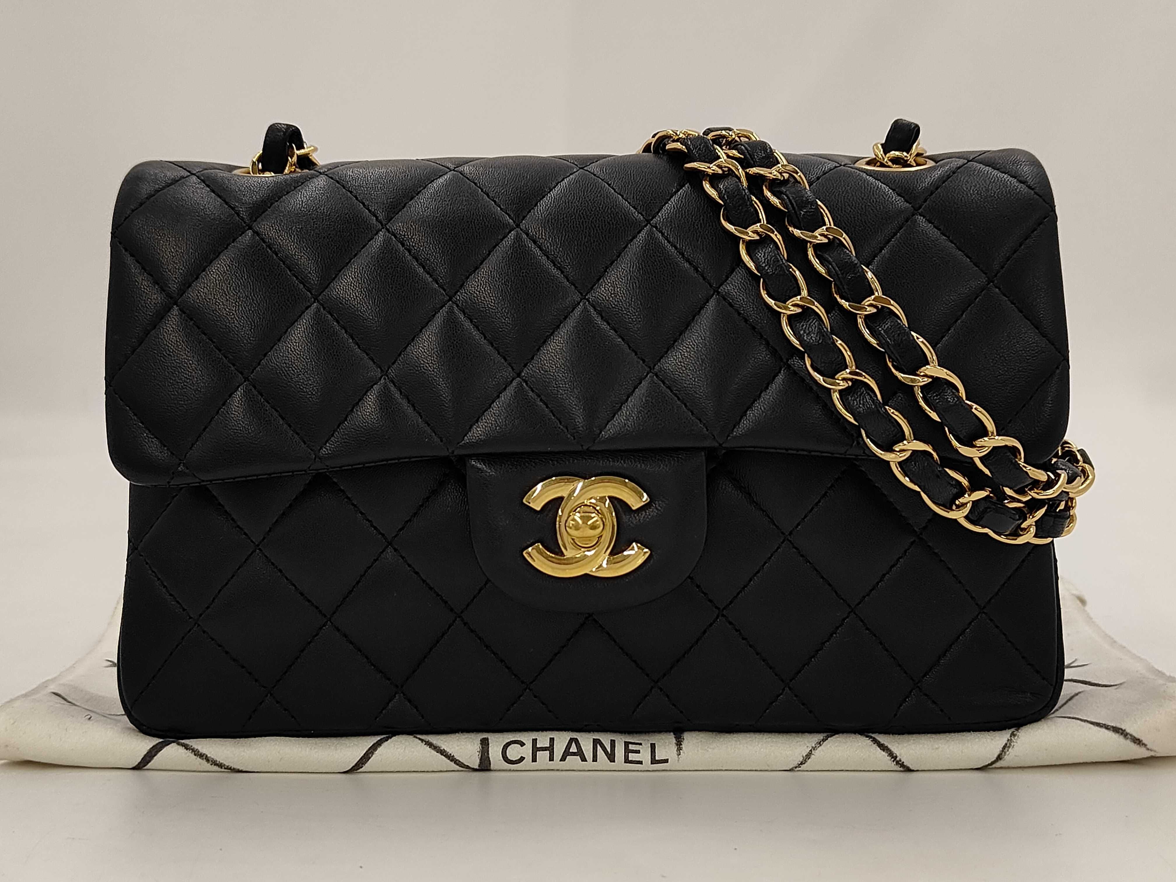 CF S Chain Bag