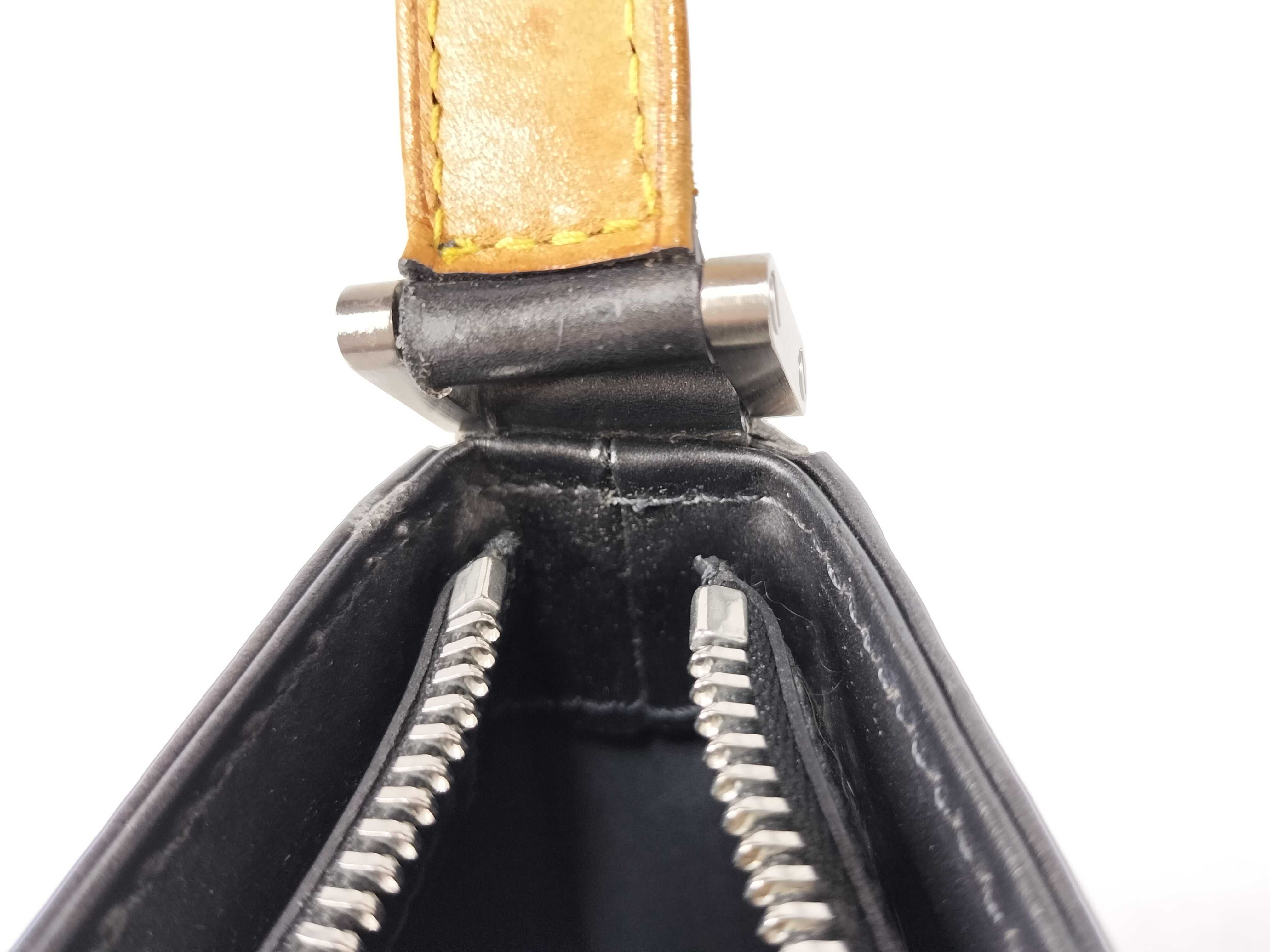 M55142 Fowler Handbag — view 9