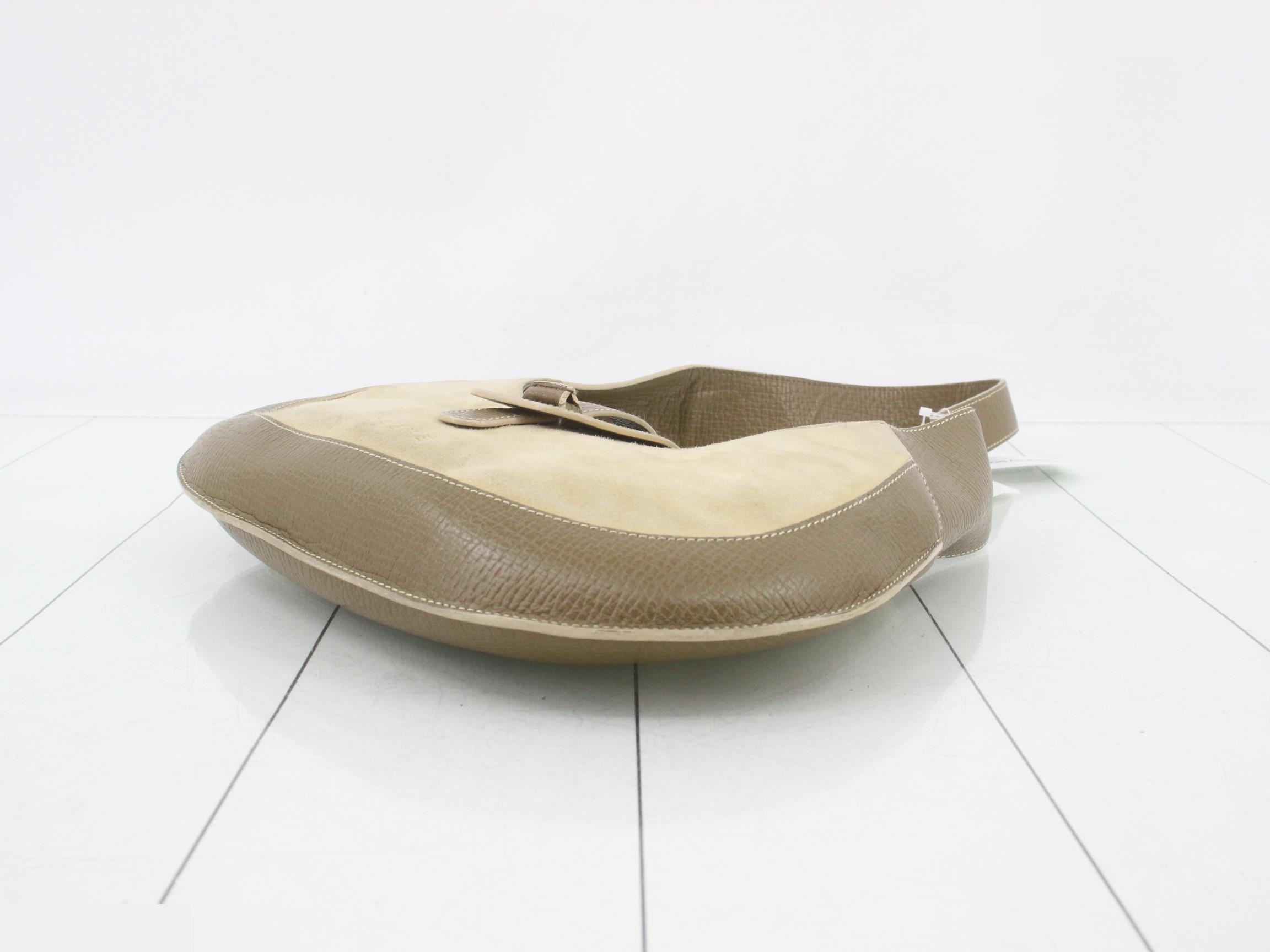 One handbag — view 6