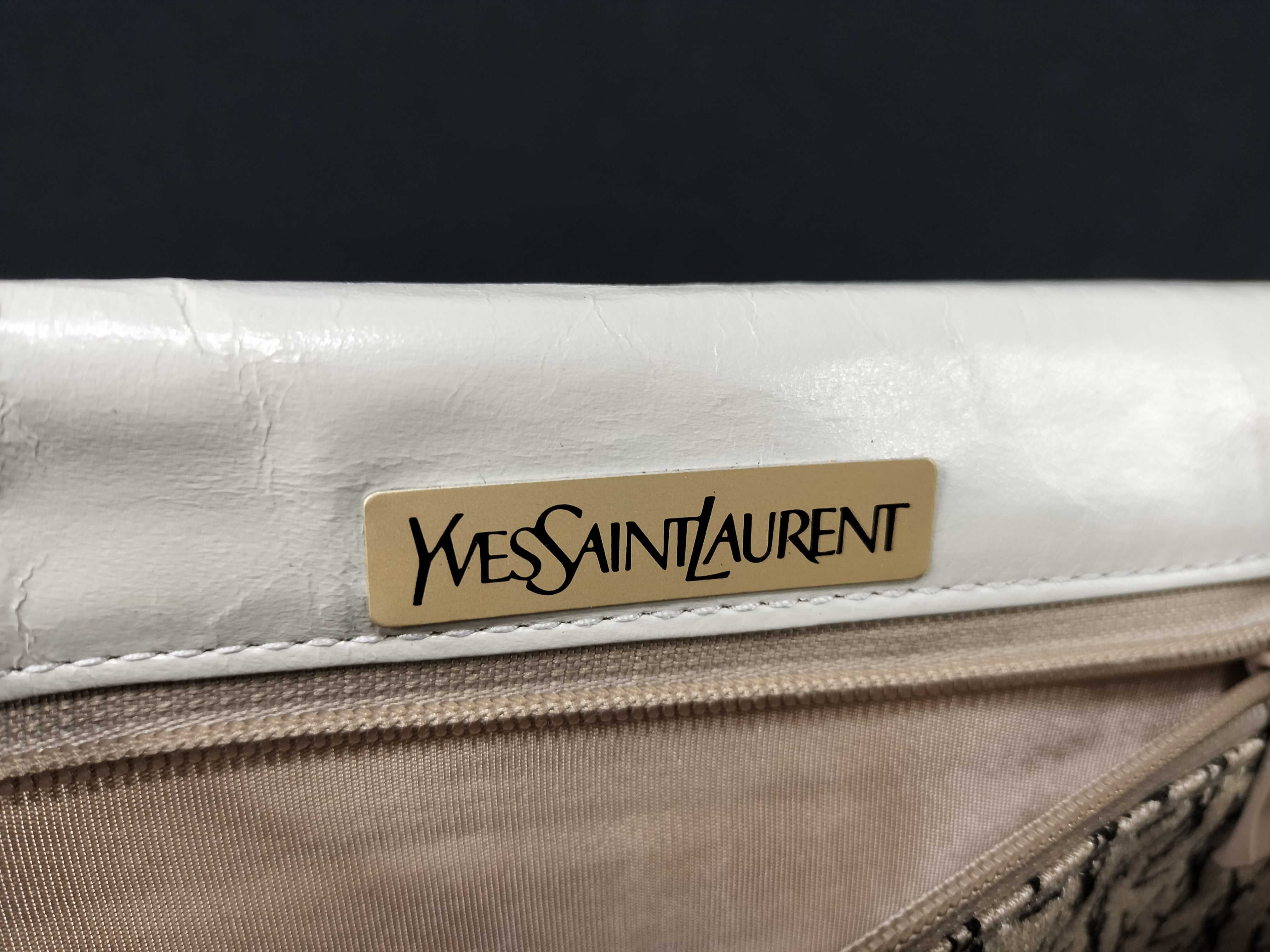 Cassandra Logo Shoulder Bag (Archive Shoulder Bag) — view 12