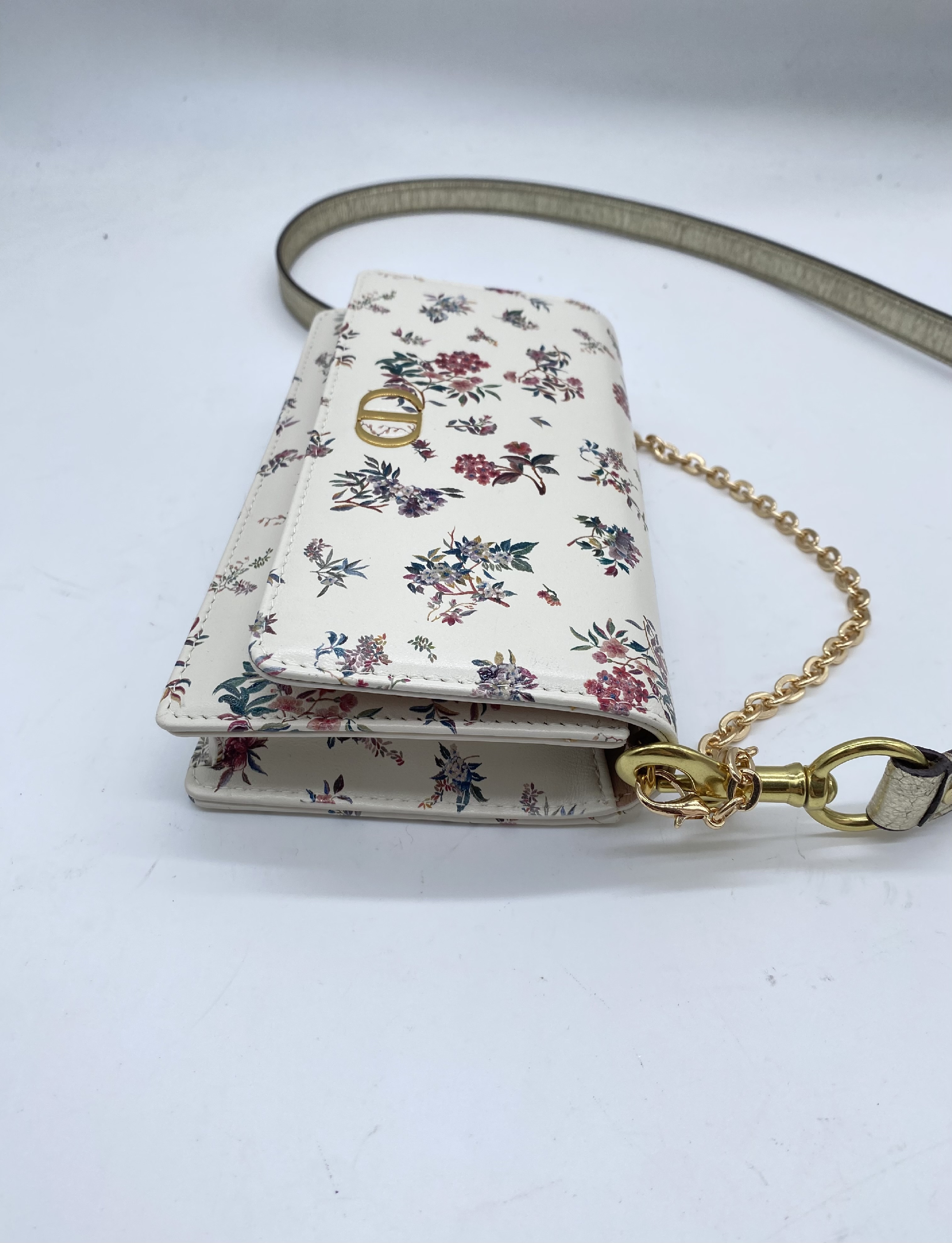 Caro Shoulder Wallet Shoulder Bag — view 5