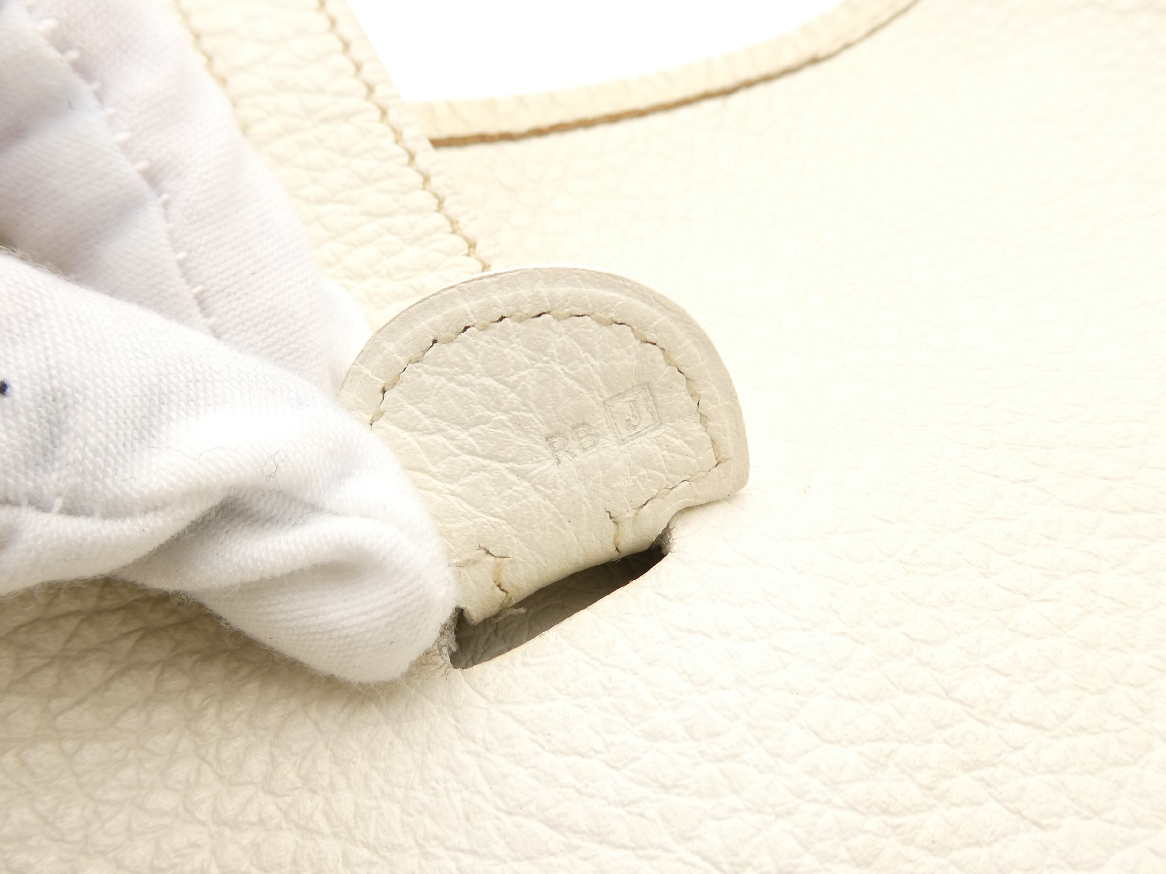 Evelyne Shoulder Bag ( J stamp) — view 9