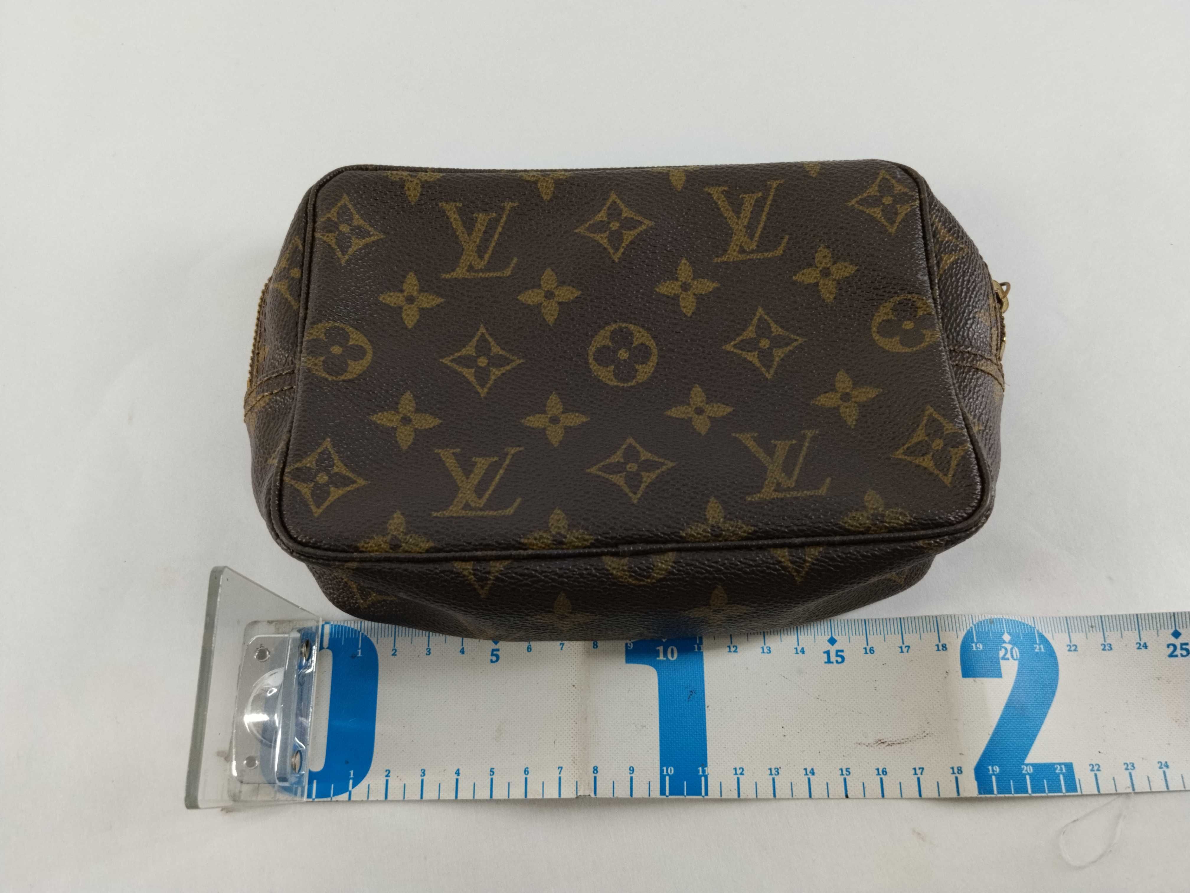 Monogram Louis Vuitton Monogram Trousses Toilette 18 M47526 Pouch — view 2