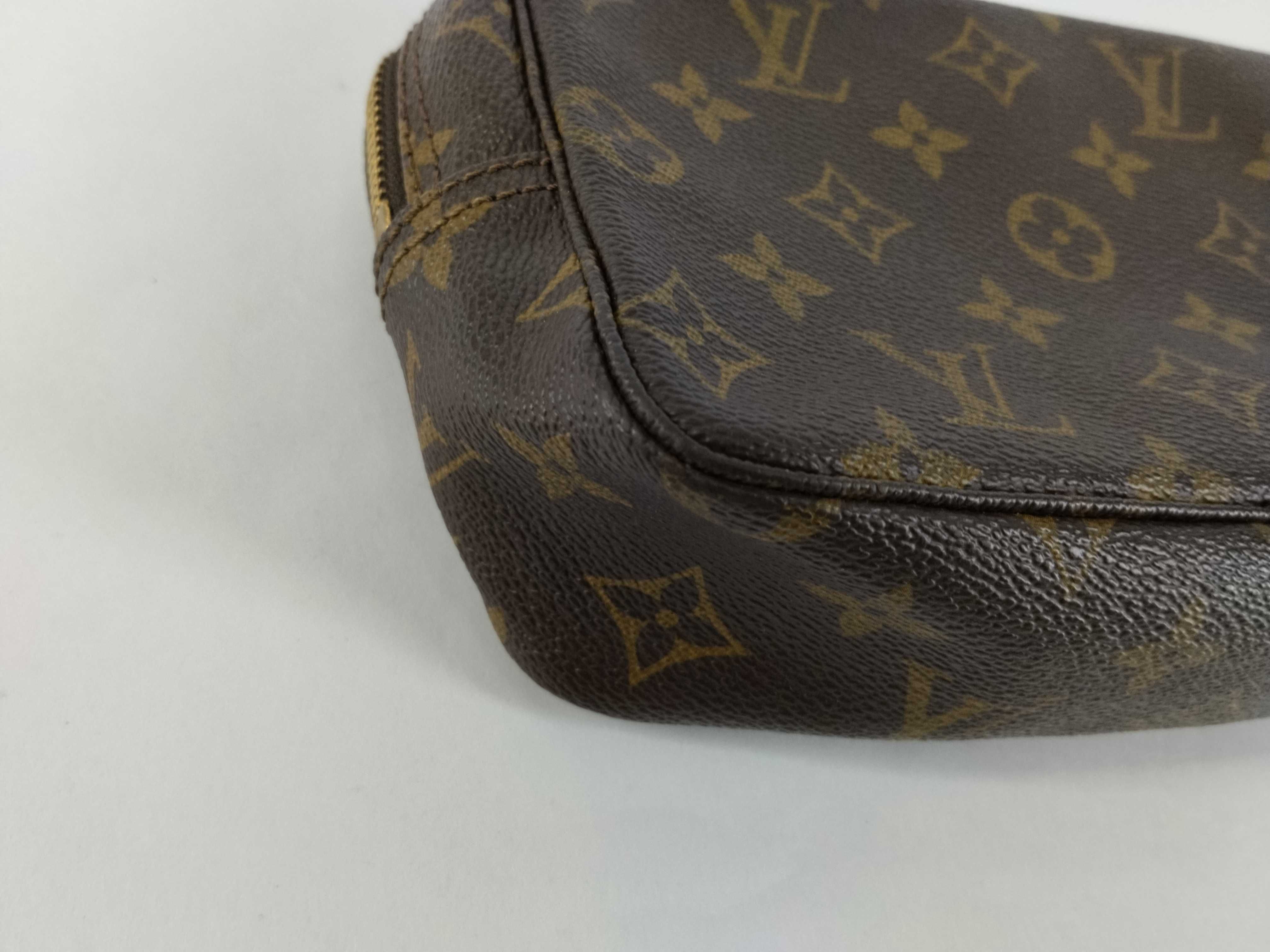 Monogram Louis Vuitton Monogram Trousses Toilette 18 M47526 Pouch — view 3