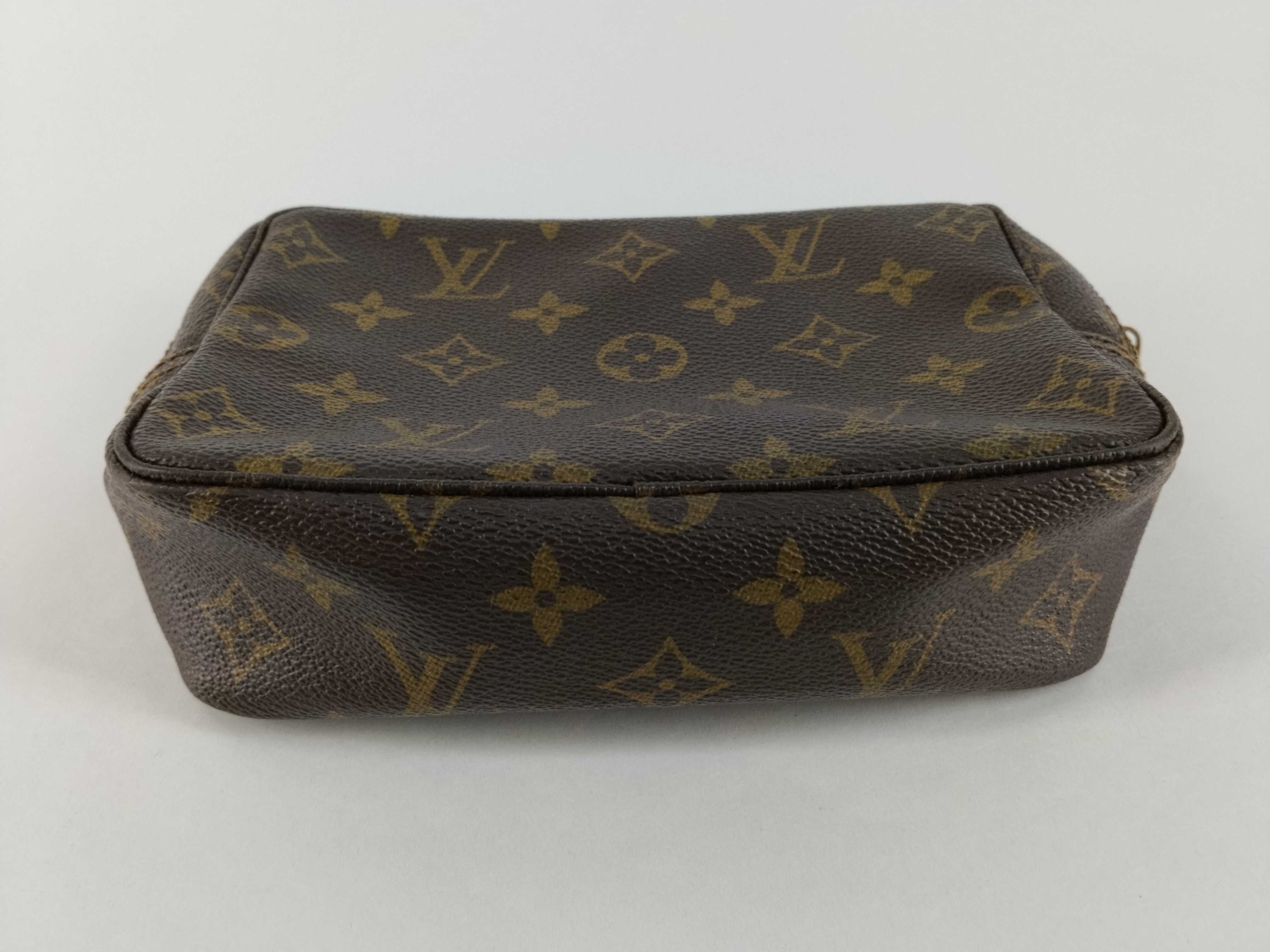 Monogram Louis Vuitton Monogram Trousses Toilette 18 M47526 Pouch — view 4
