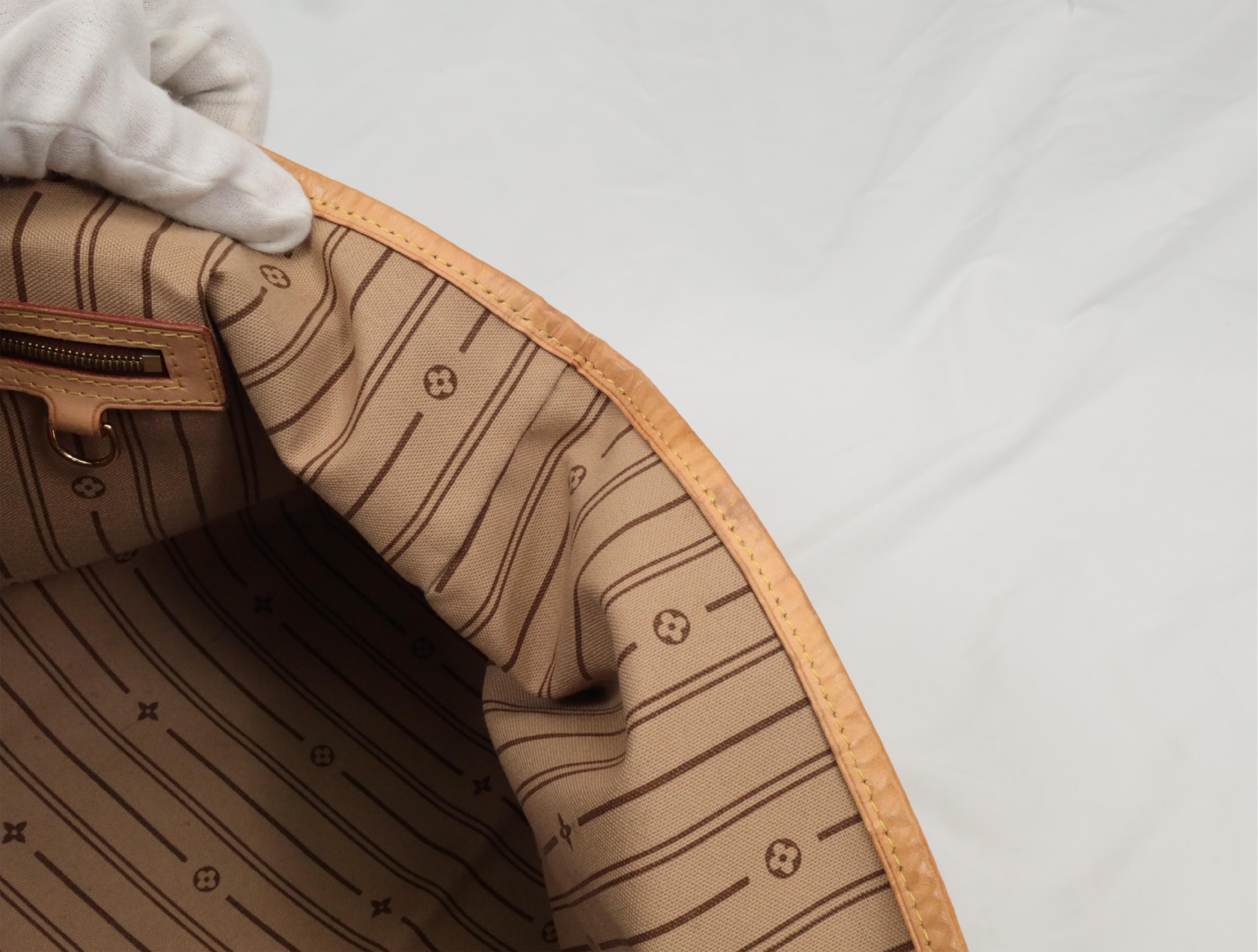 Delightful PM M40352 Shoulder Bag — view 9