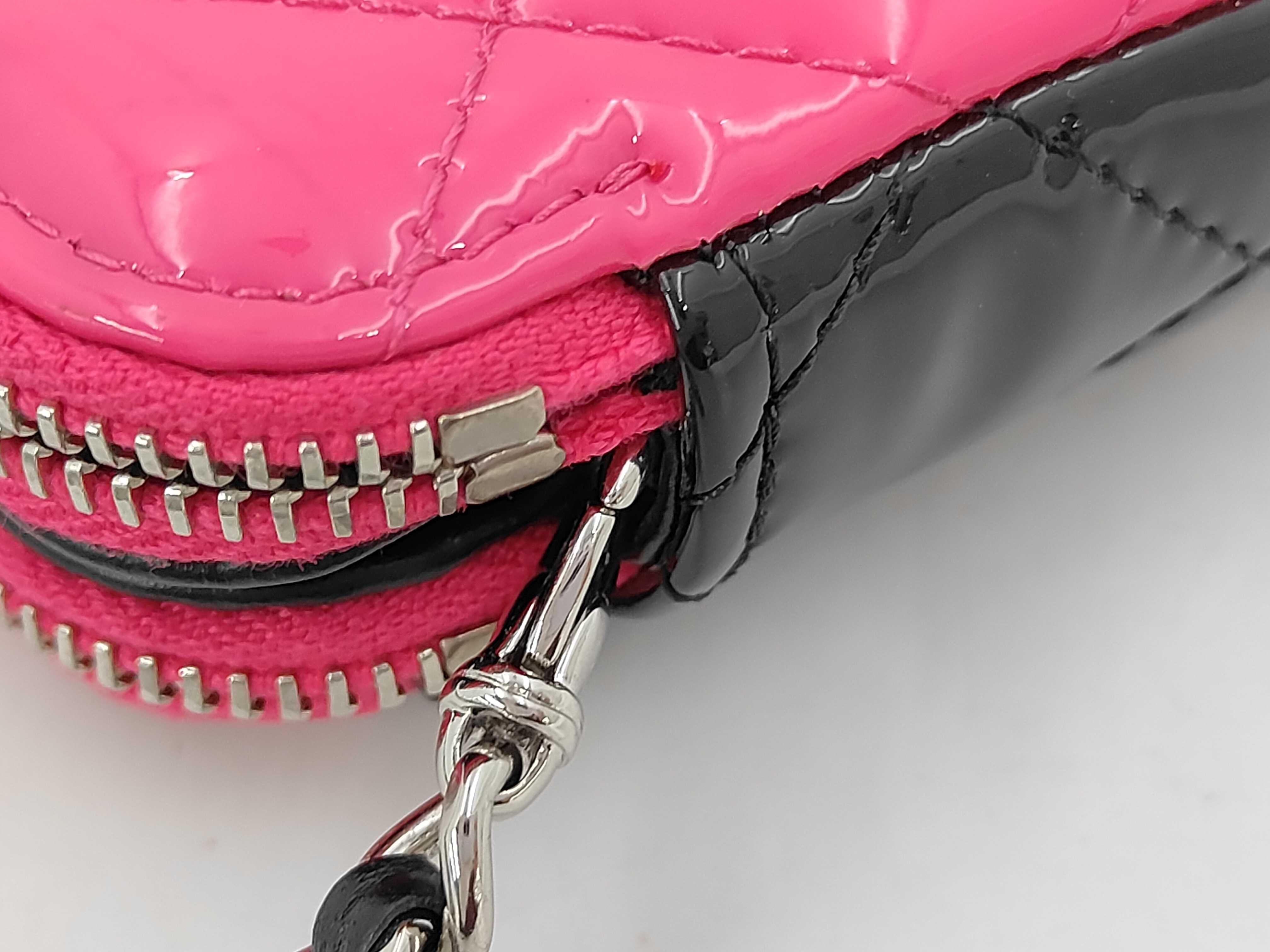 Matelassé Enamel Pink Black Shoulder Bag (Serial Number 29) — view 7