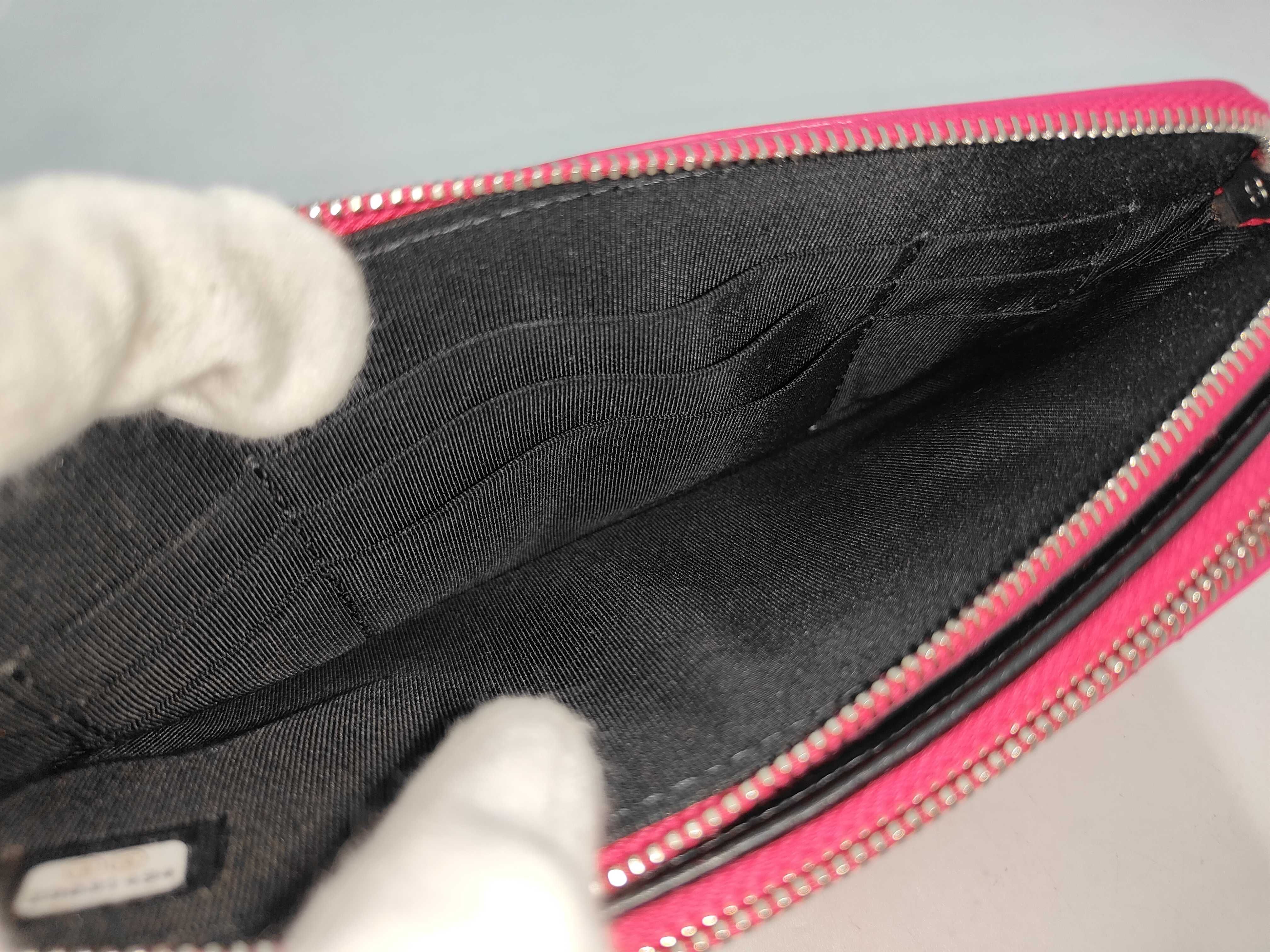 Matelassé Enamel Pink Black Shoulder Bag (Serial Number 29) — view 8