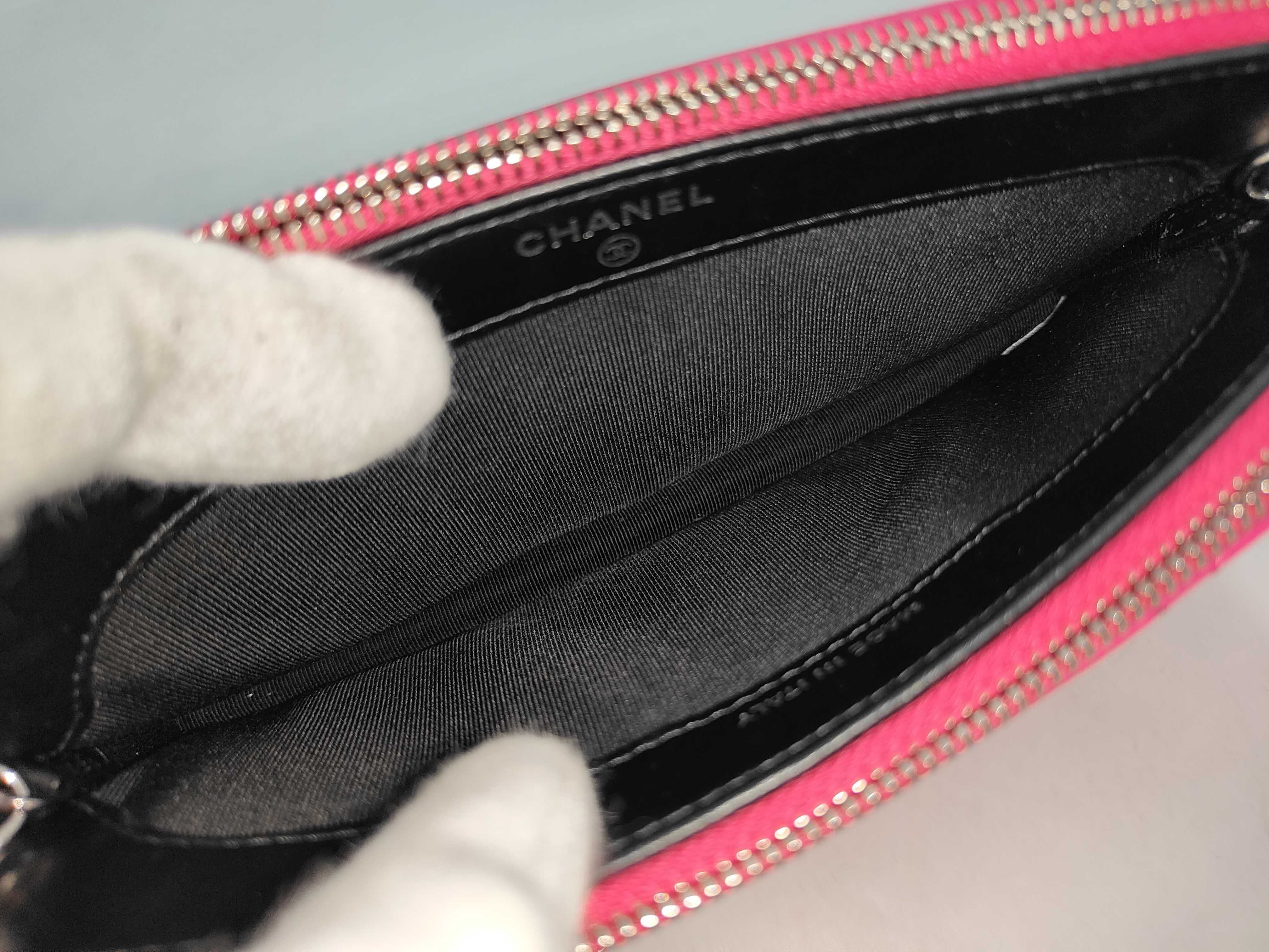 Matelassé Enamel Pink Black Shoulder Bag (Serial Number 29) — view 10