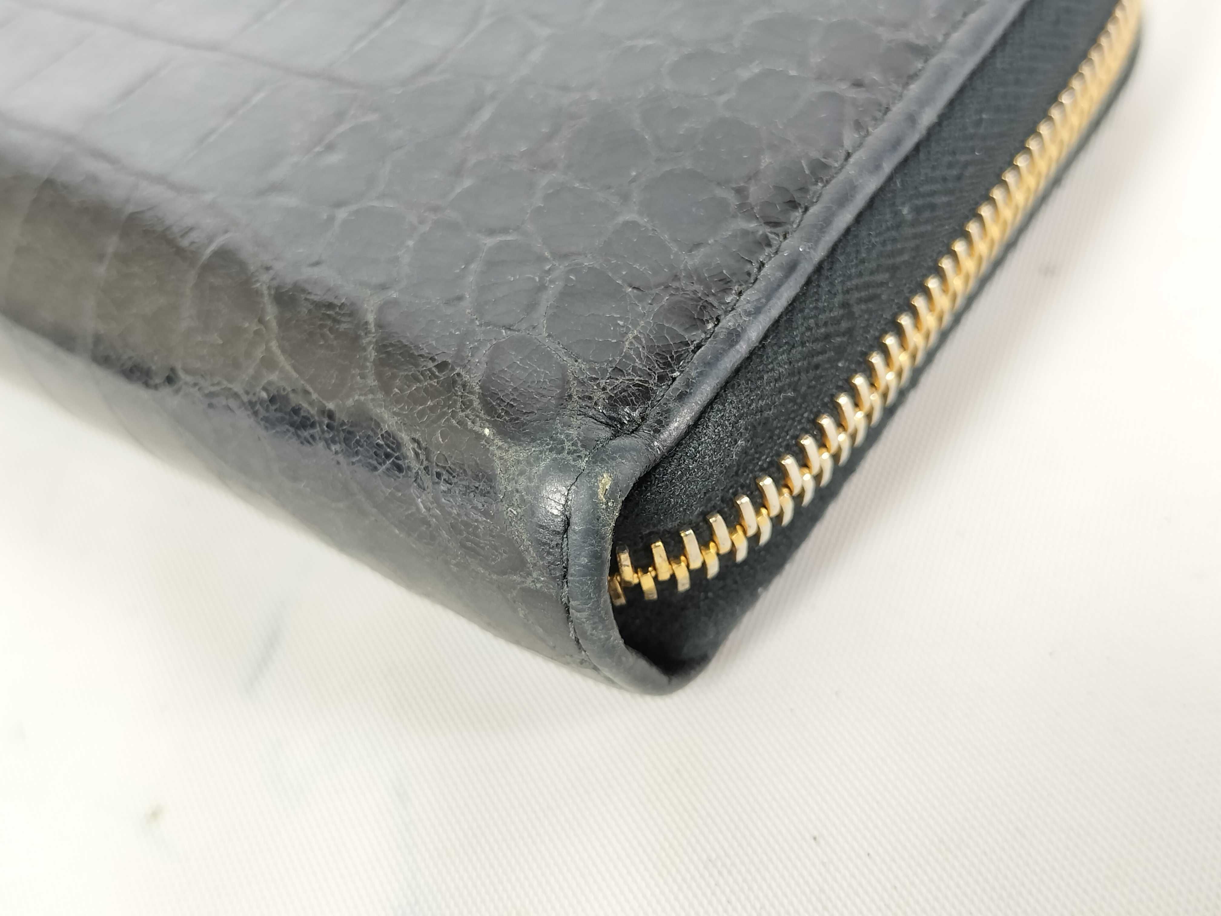 wallet — view 2