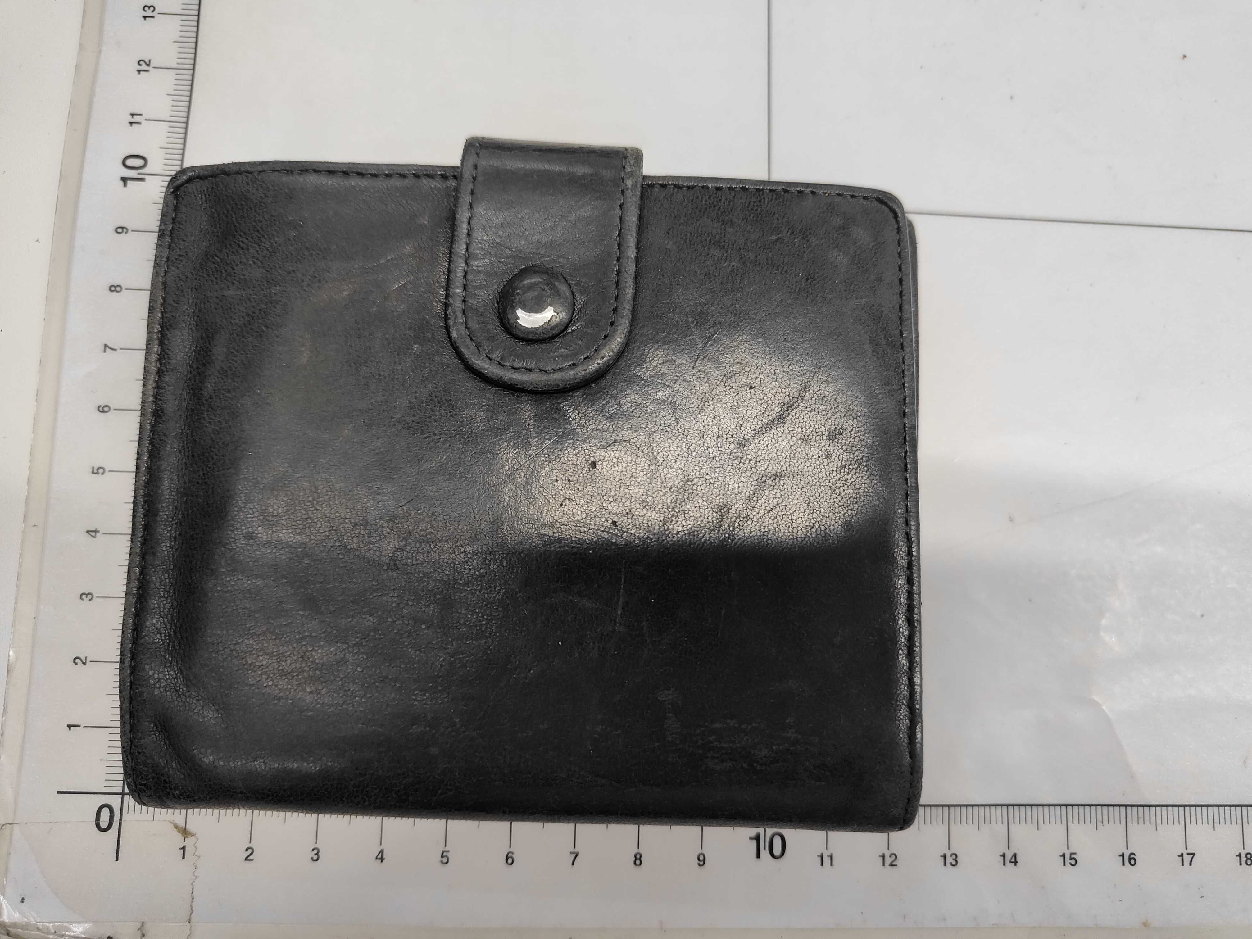 wallet — view 2