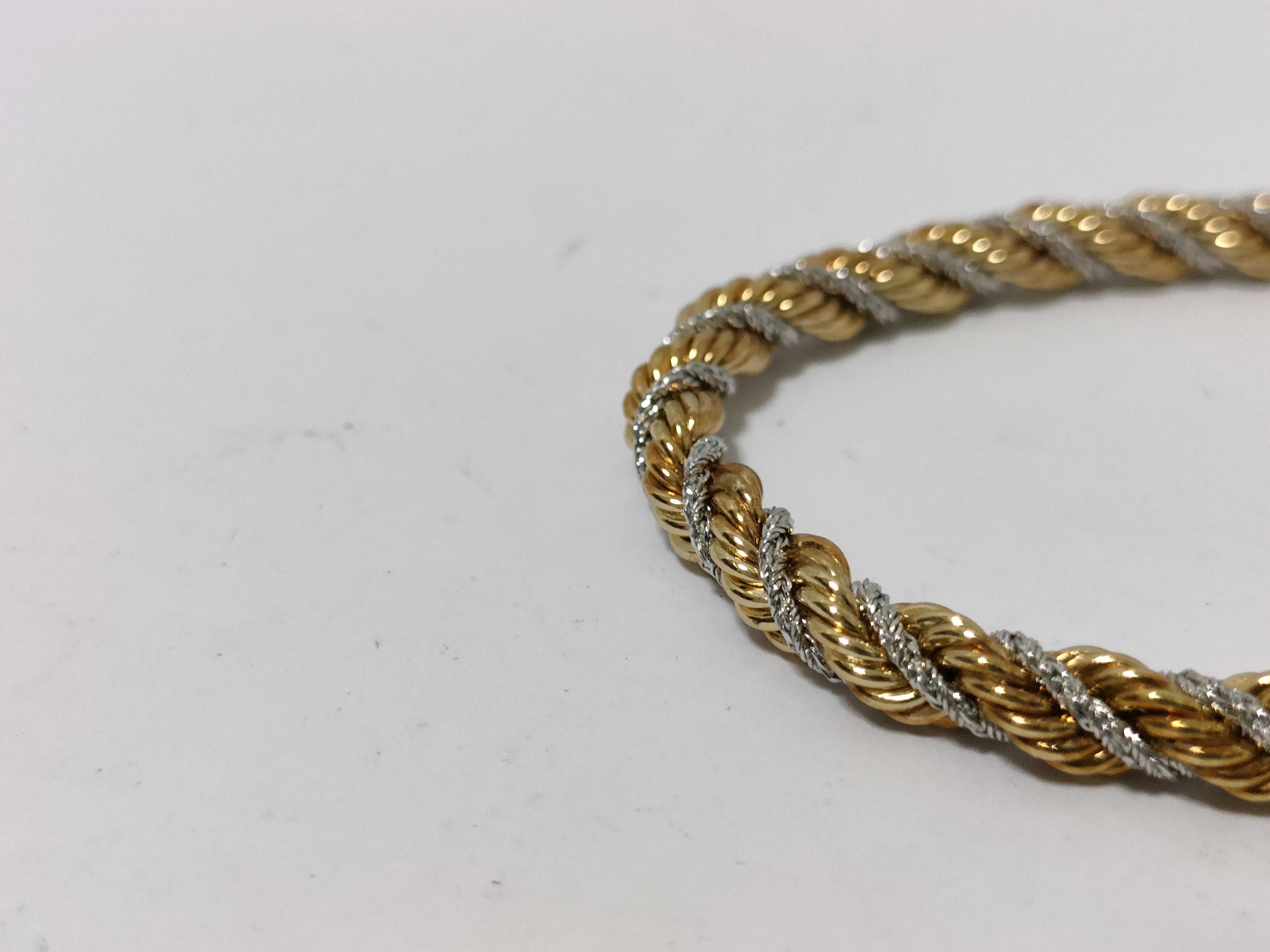 necklace — view 3
