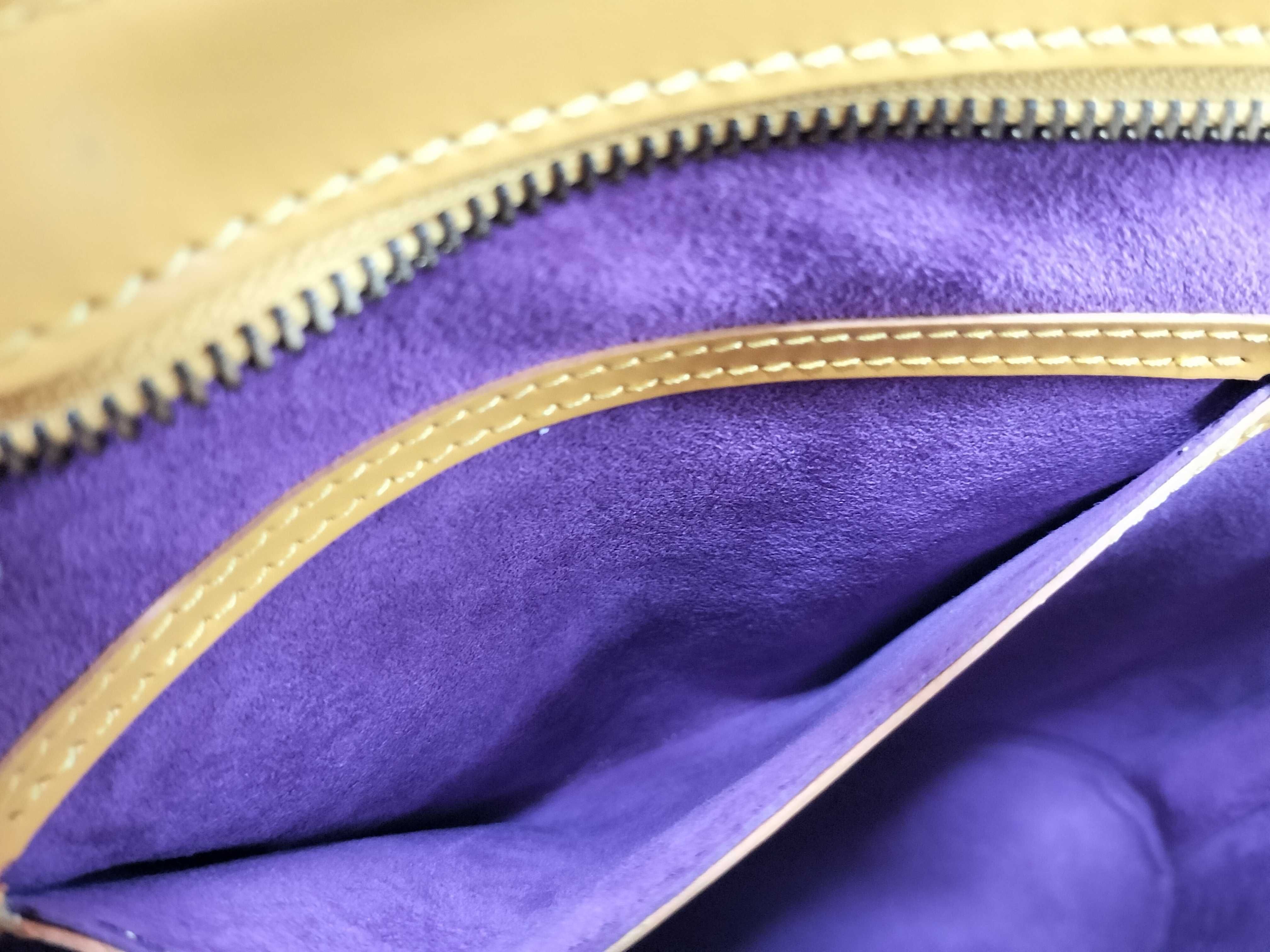 Epi Saint Jacques Shoulder Bag — view 11