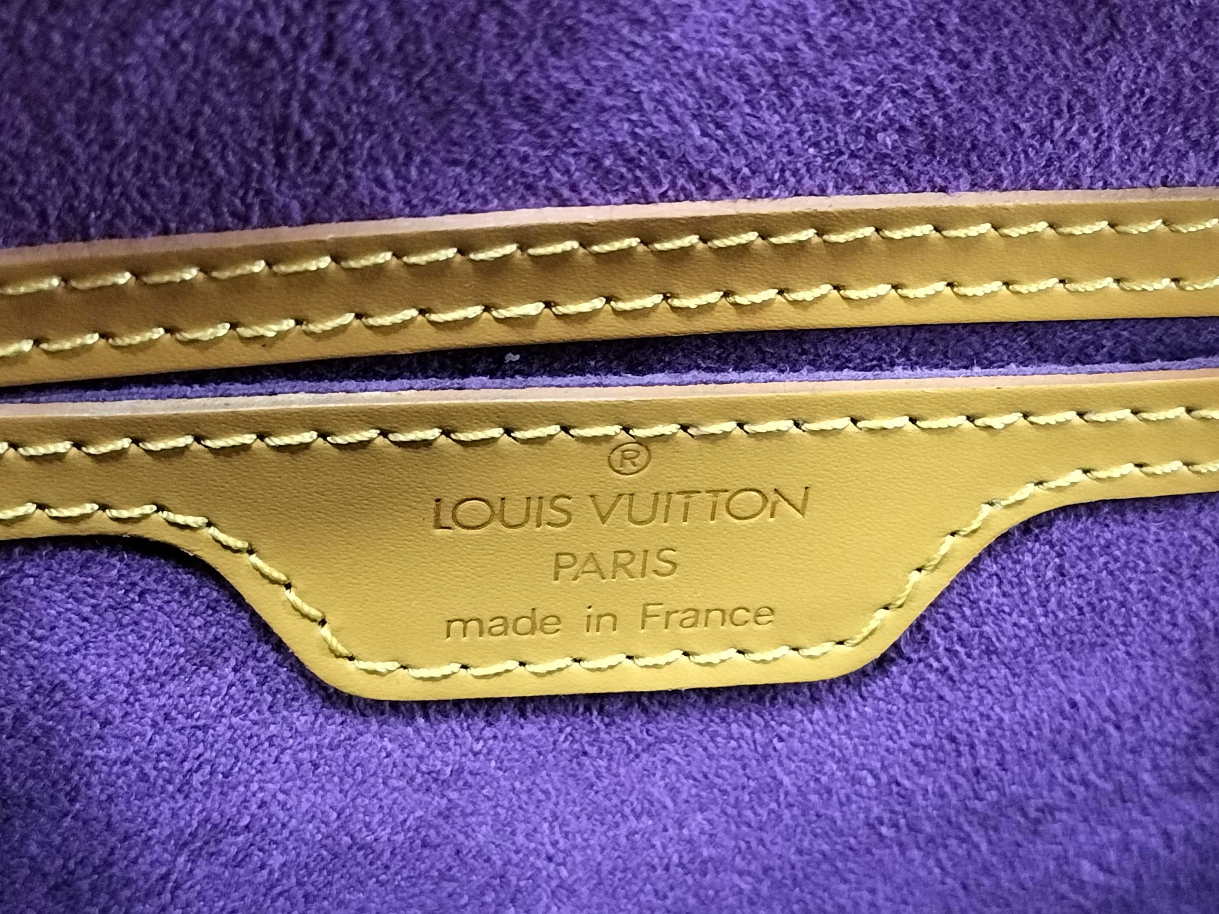 Epi Saint Jacques Shoulder Bag — view 12