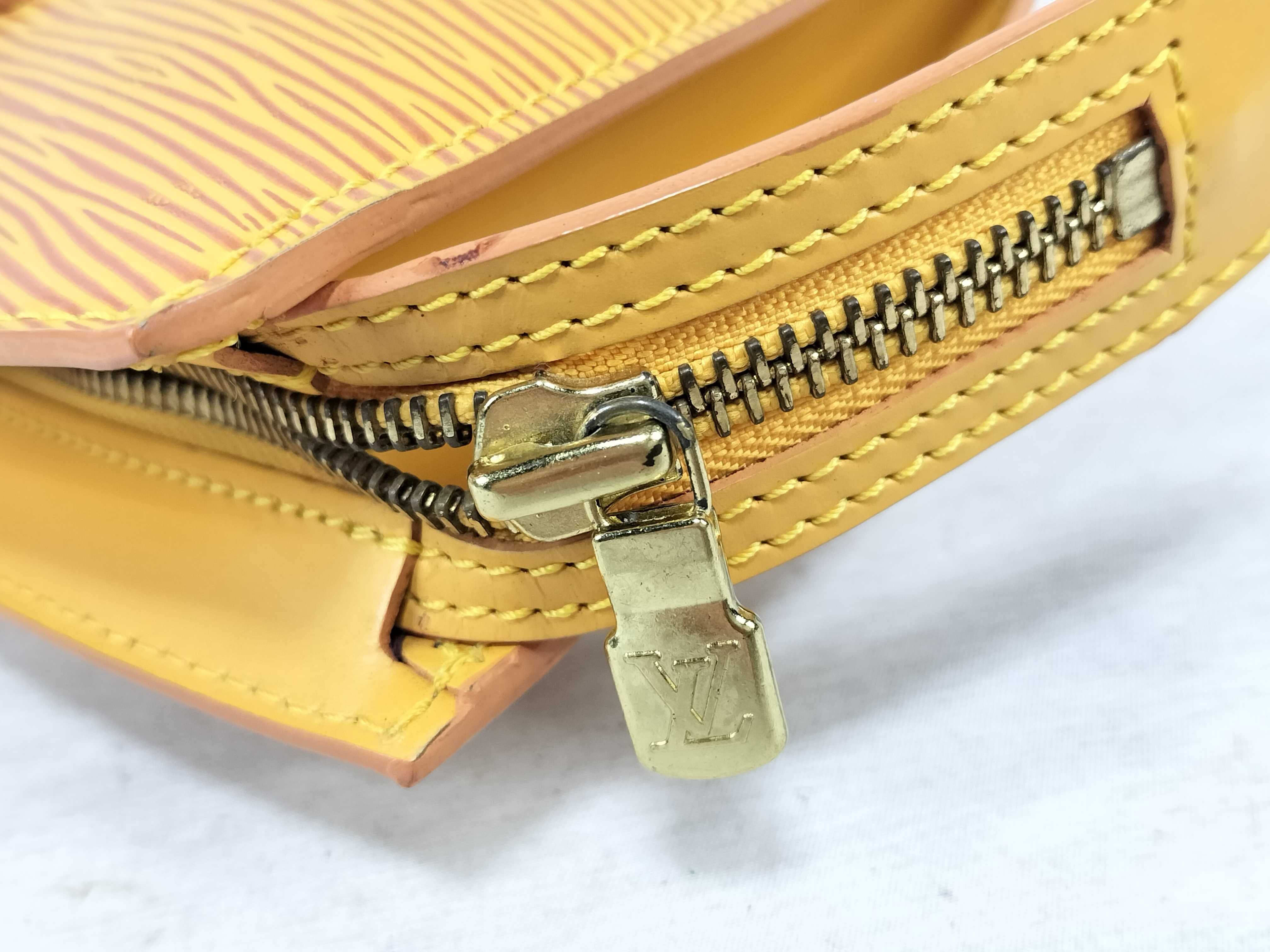 Epi Saint Jacques Shoulder Bag — view 14