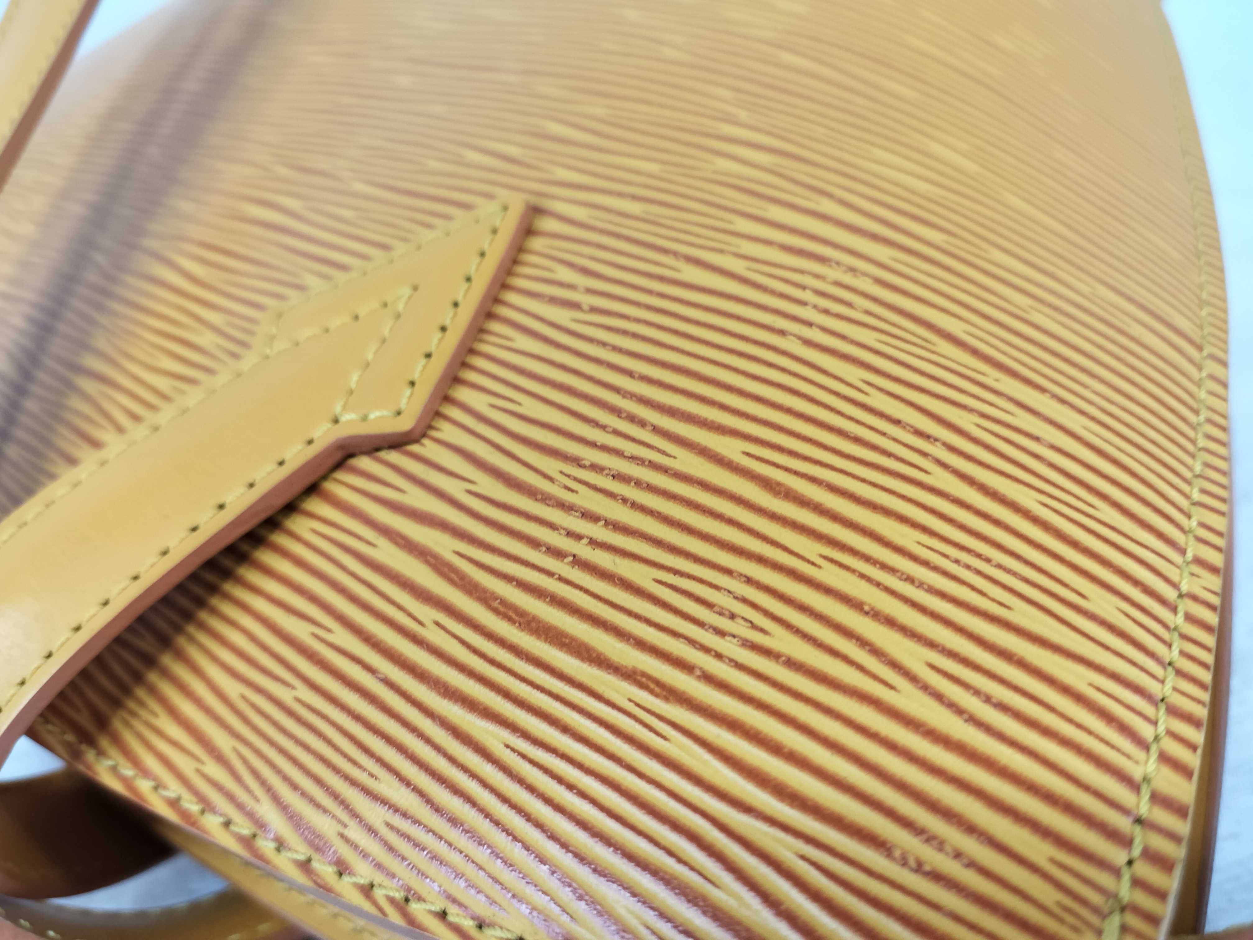 Epi Saint Jacques Shoulder Bag — view 15