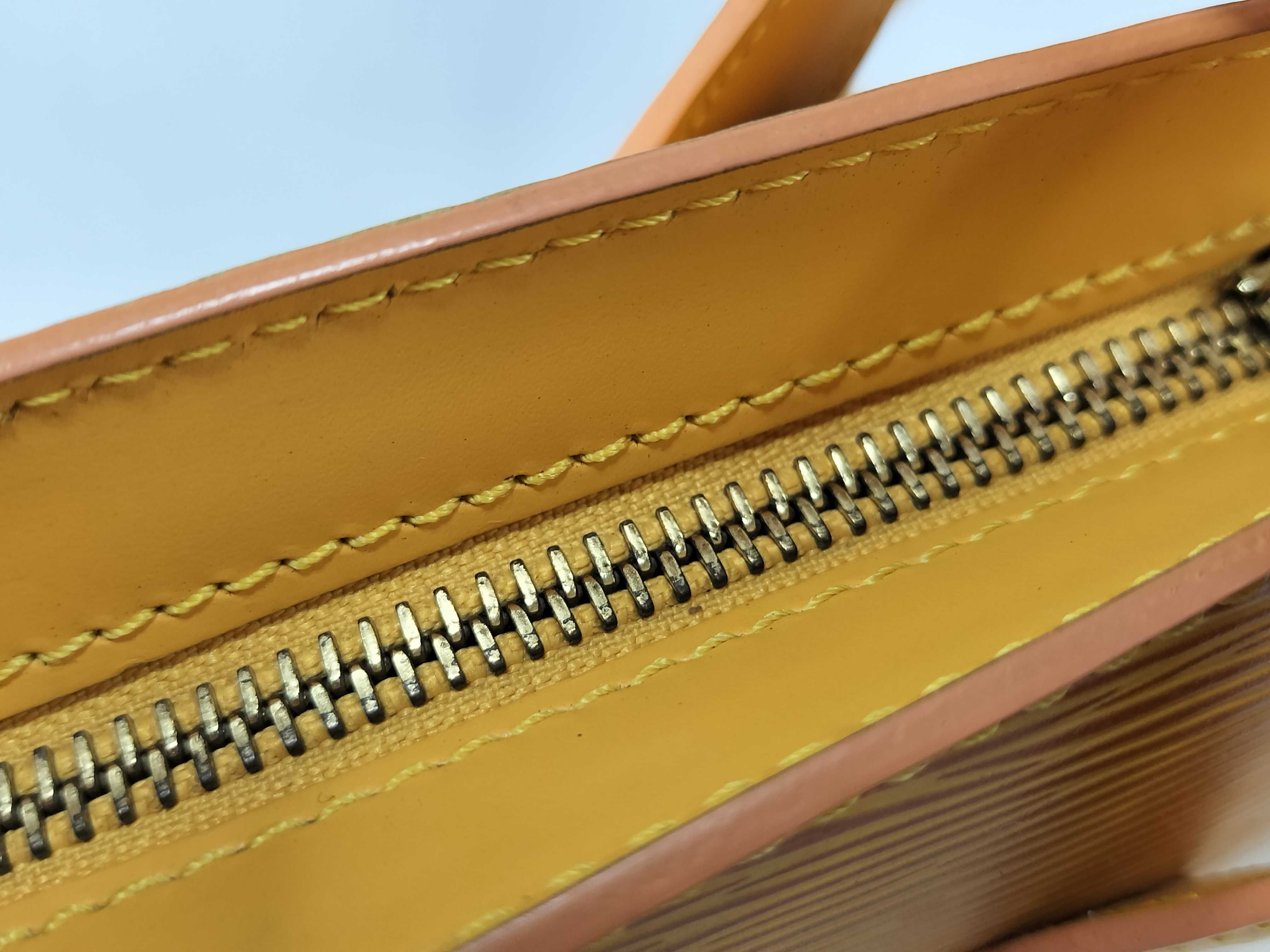 Epi Saint Jacques Shoulder Bag — view 6