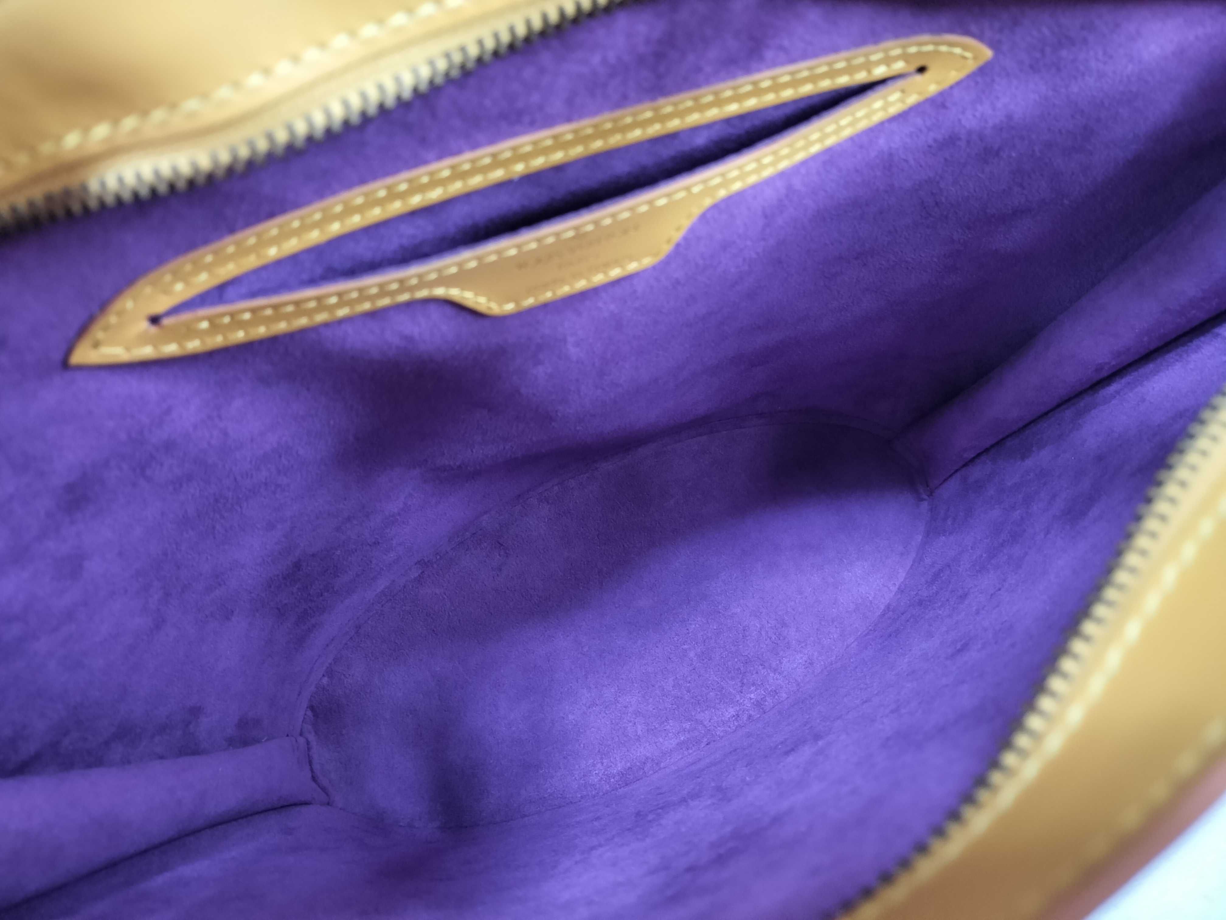 Epi Saint Jacques Shoulder Bag — view 10