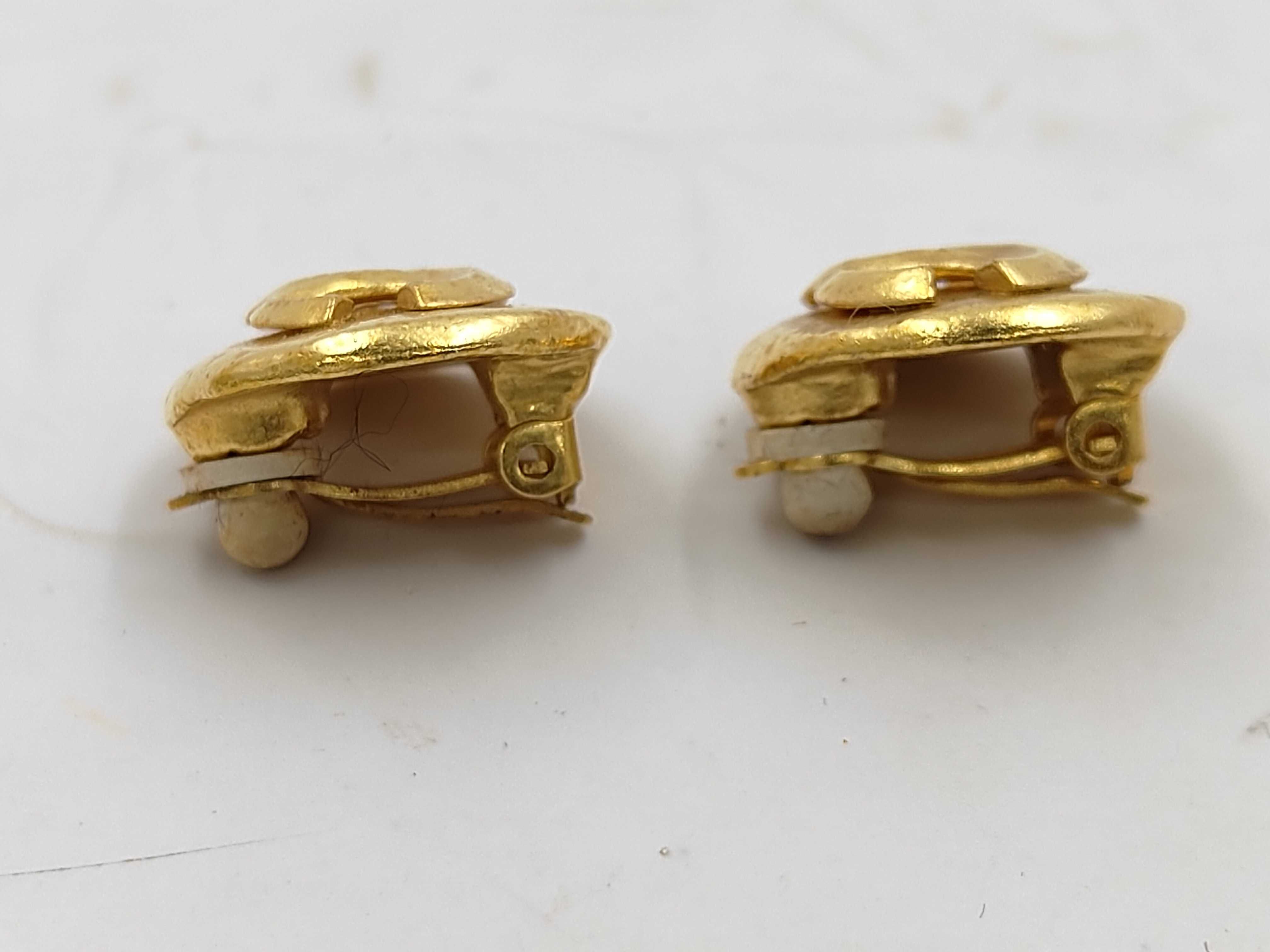 earrings (with box) — view 2