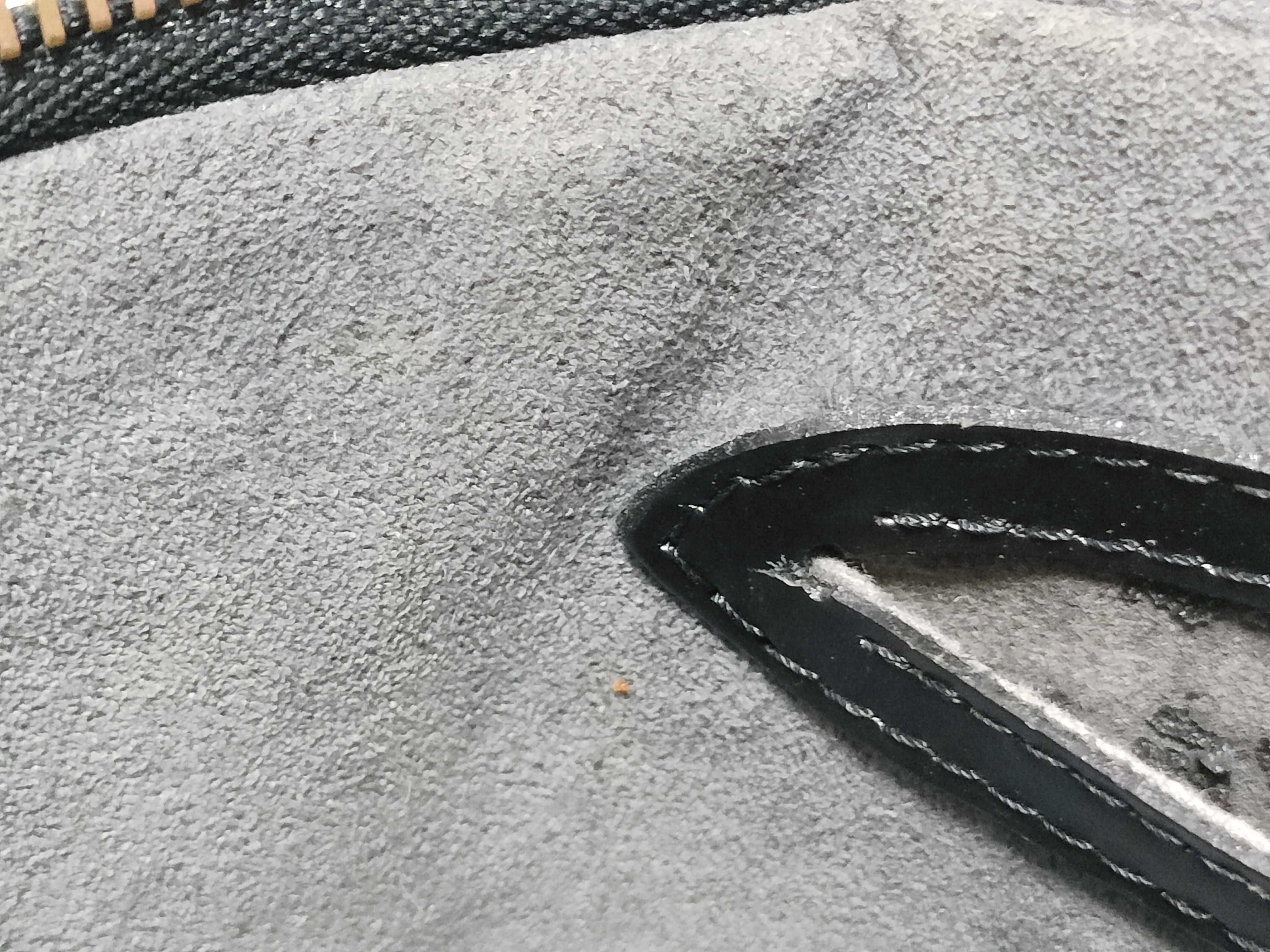 Epi Louis Vuitton Cannes Epi Black Vanity Bag — view 15