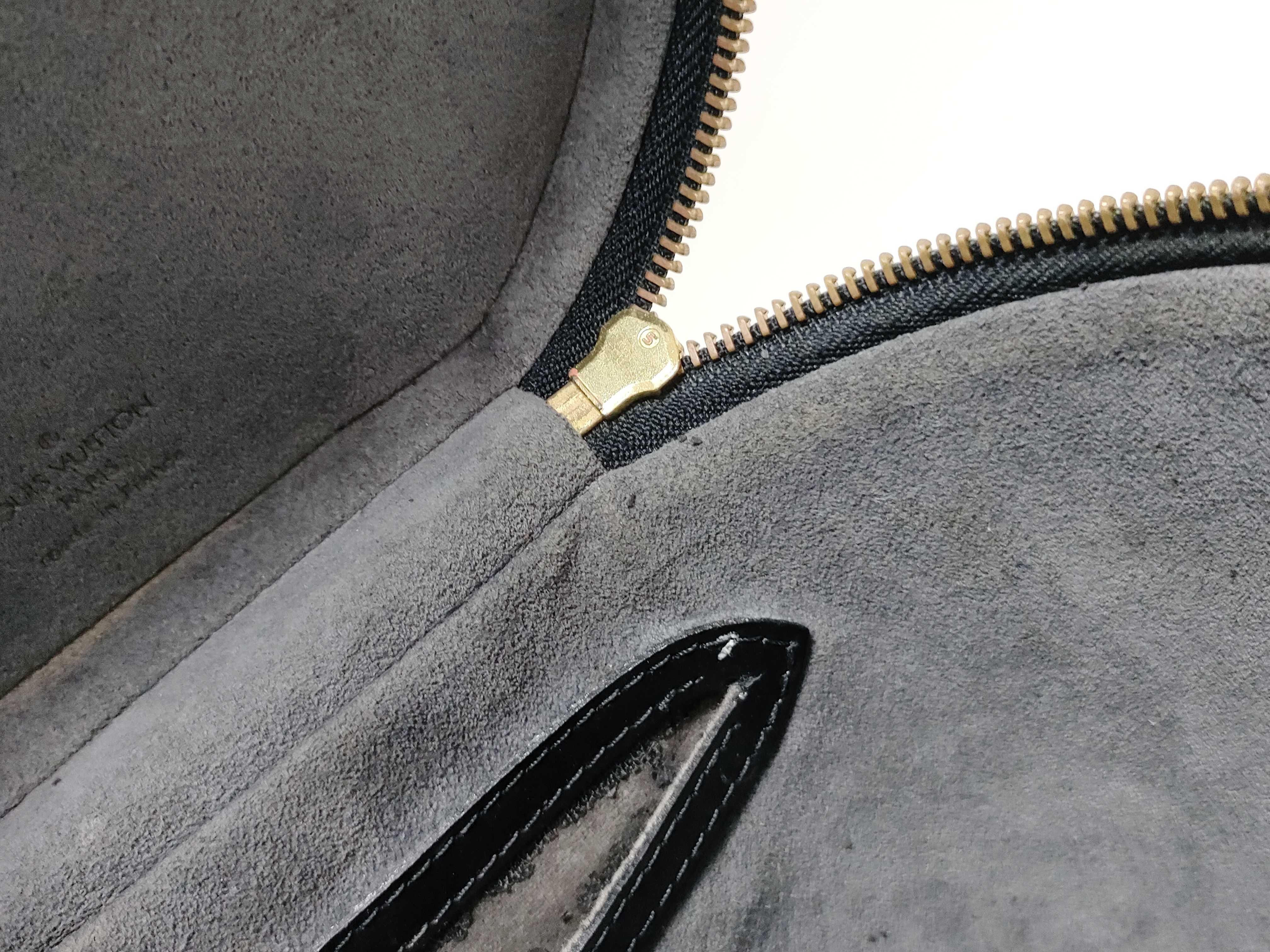 Epi Louis Vuitton Cannes Epi Black Vanity Bag — view 9