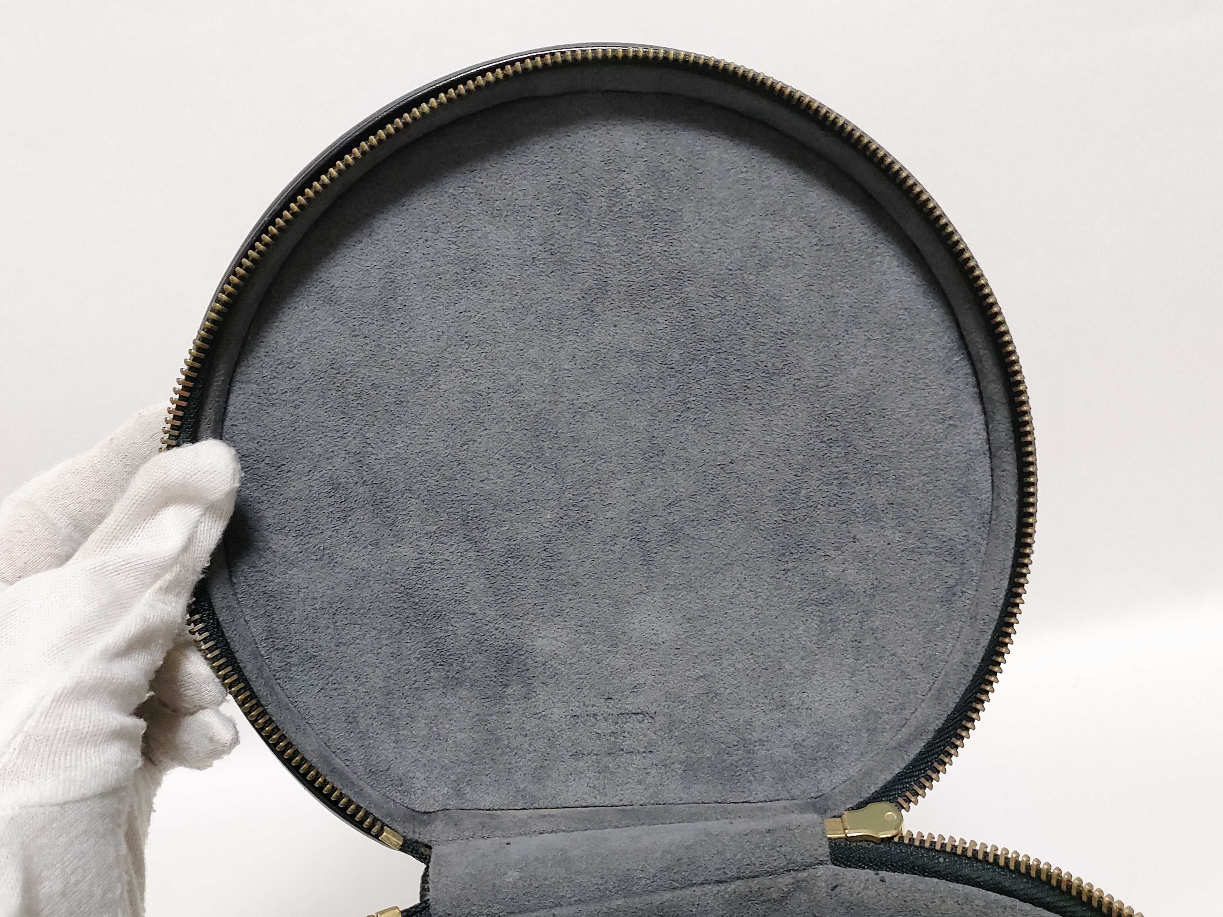 Epi Louis Vuitton Cannes Epi Black Vanity Bag — view 10