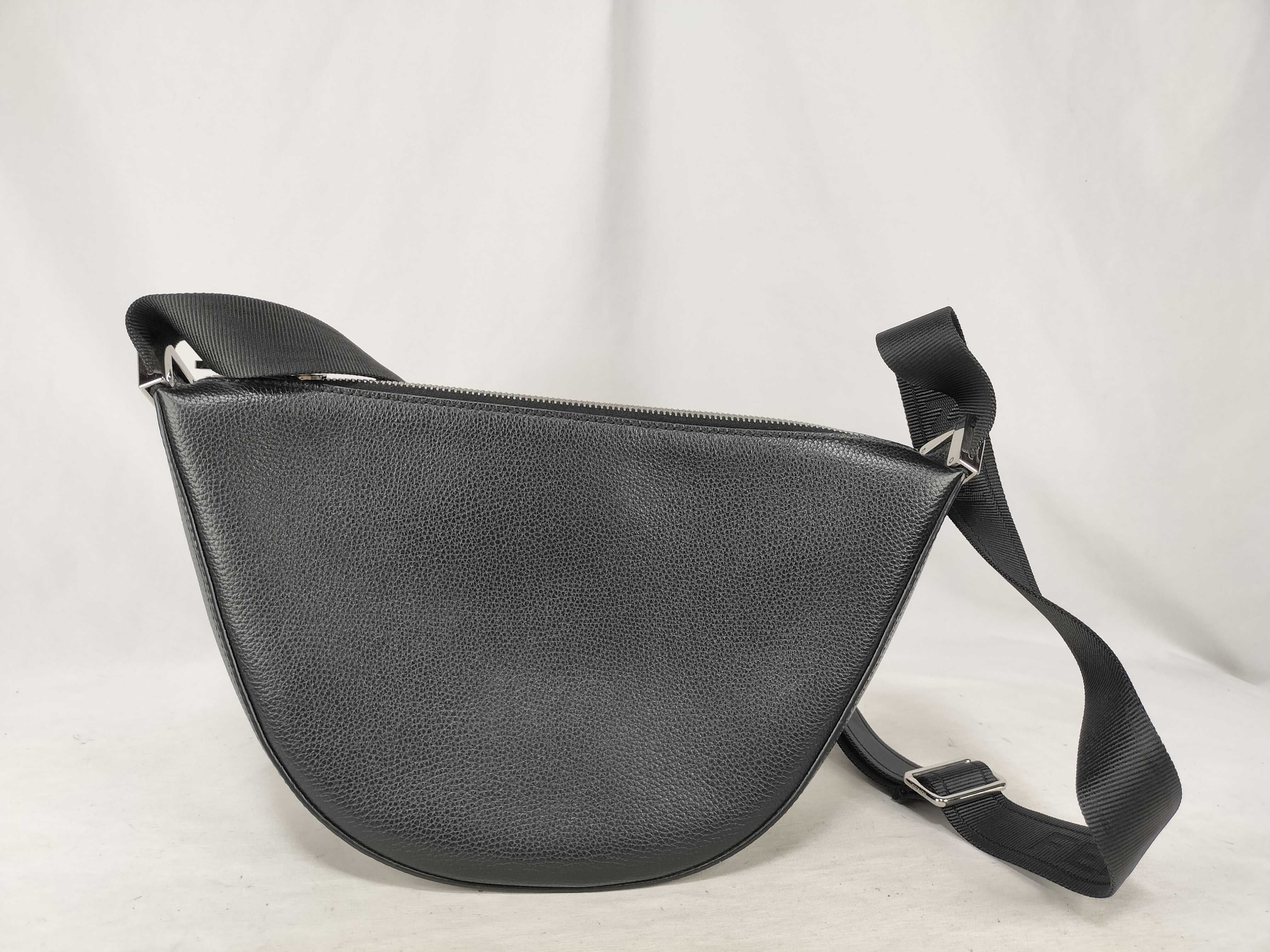 Melon Small Shoulder Bag, Black, 7VA635 (Shoulder Bag)