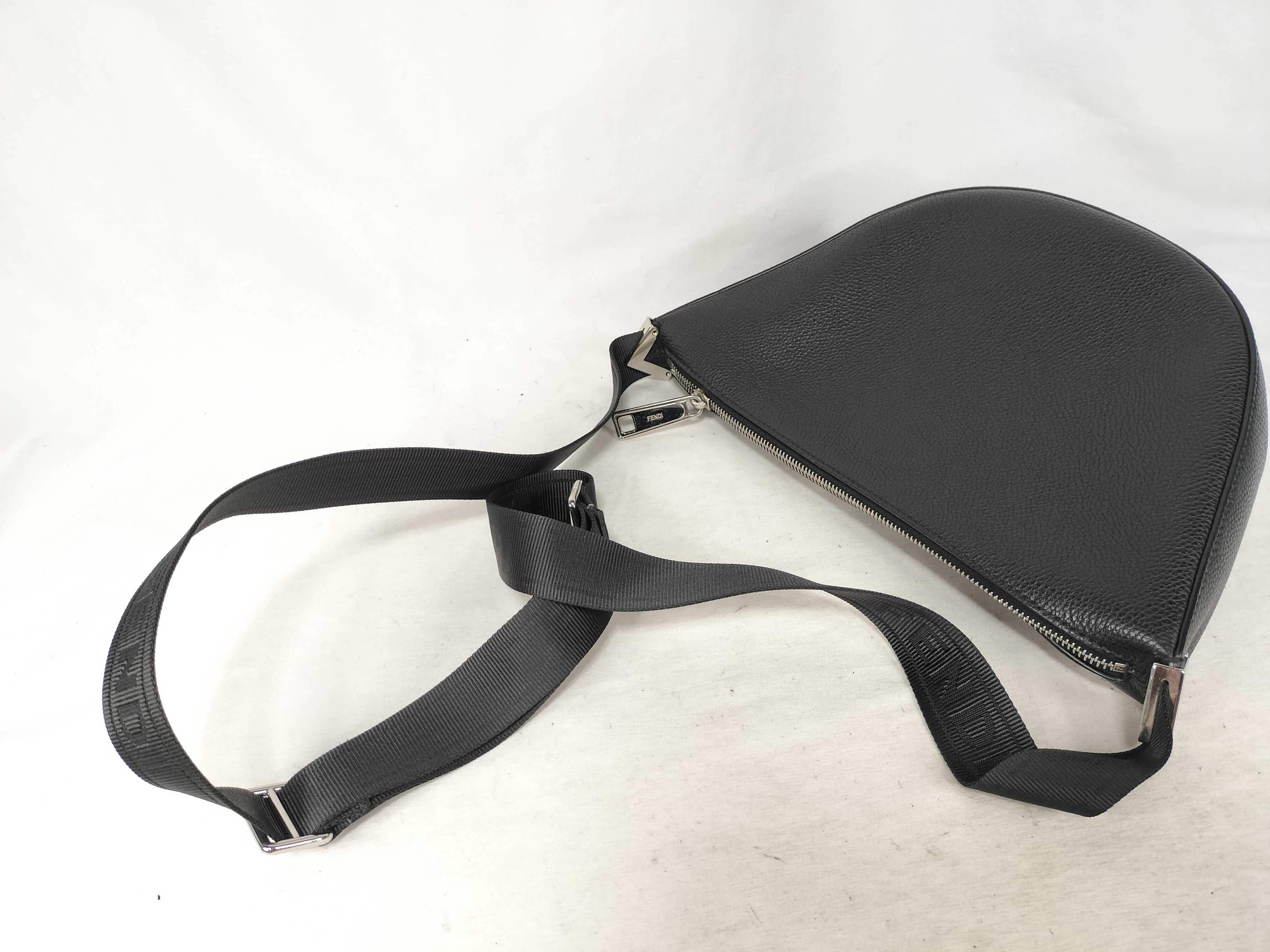 Melon Small Shoulder Bag, Black, 7VA635 (Shoulder Bag) — view 3