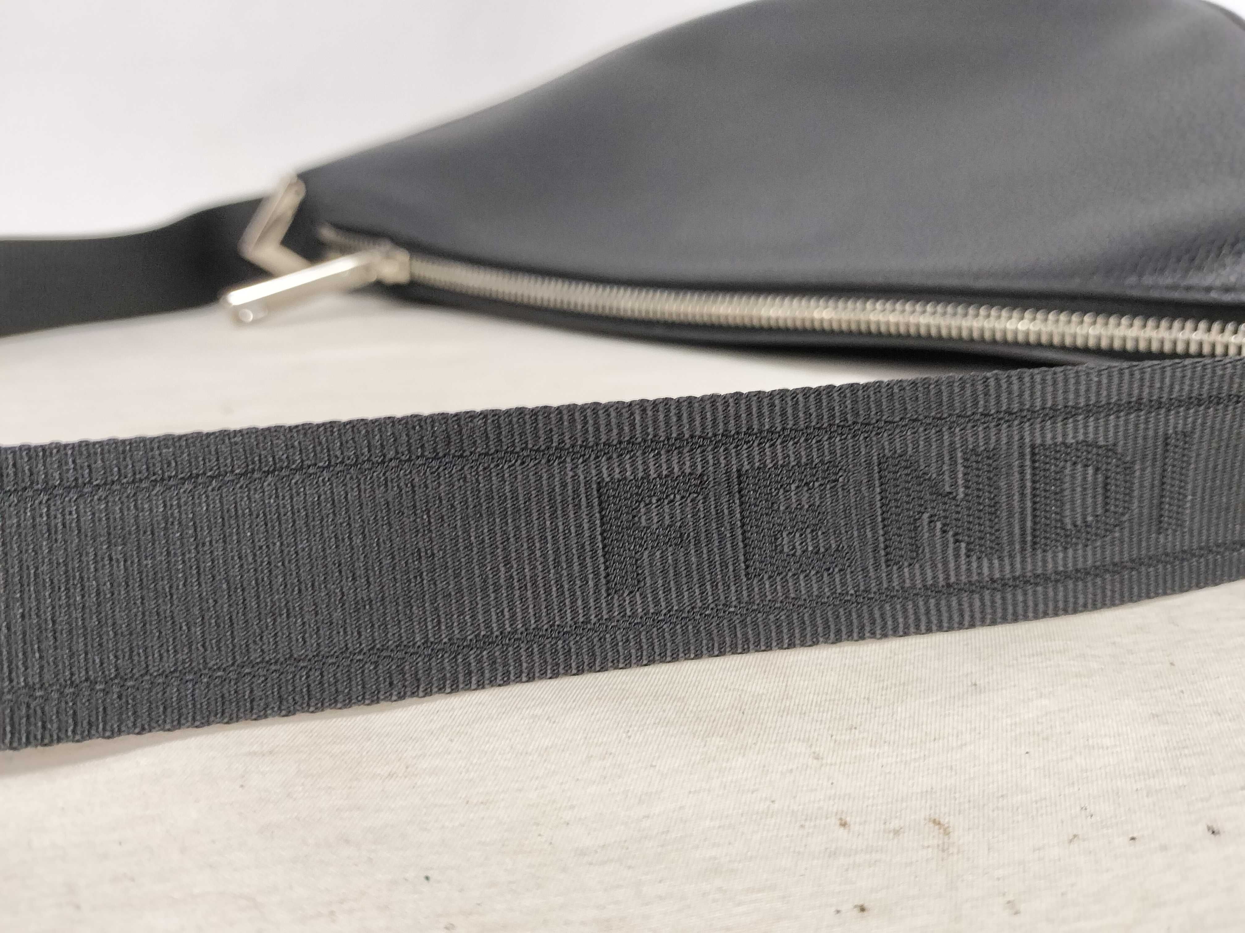 Melon Small Shoulder Bag, Black, 7VA635 (Shoulder Bag) — view 4
