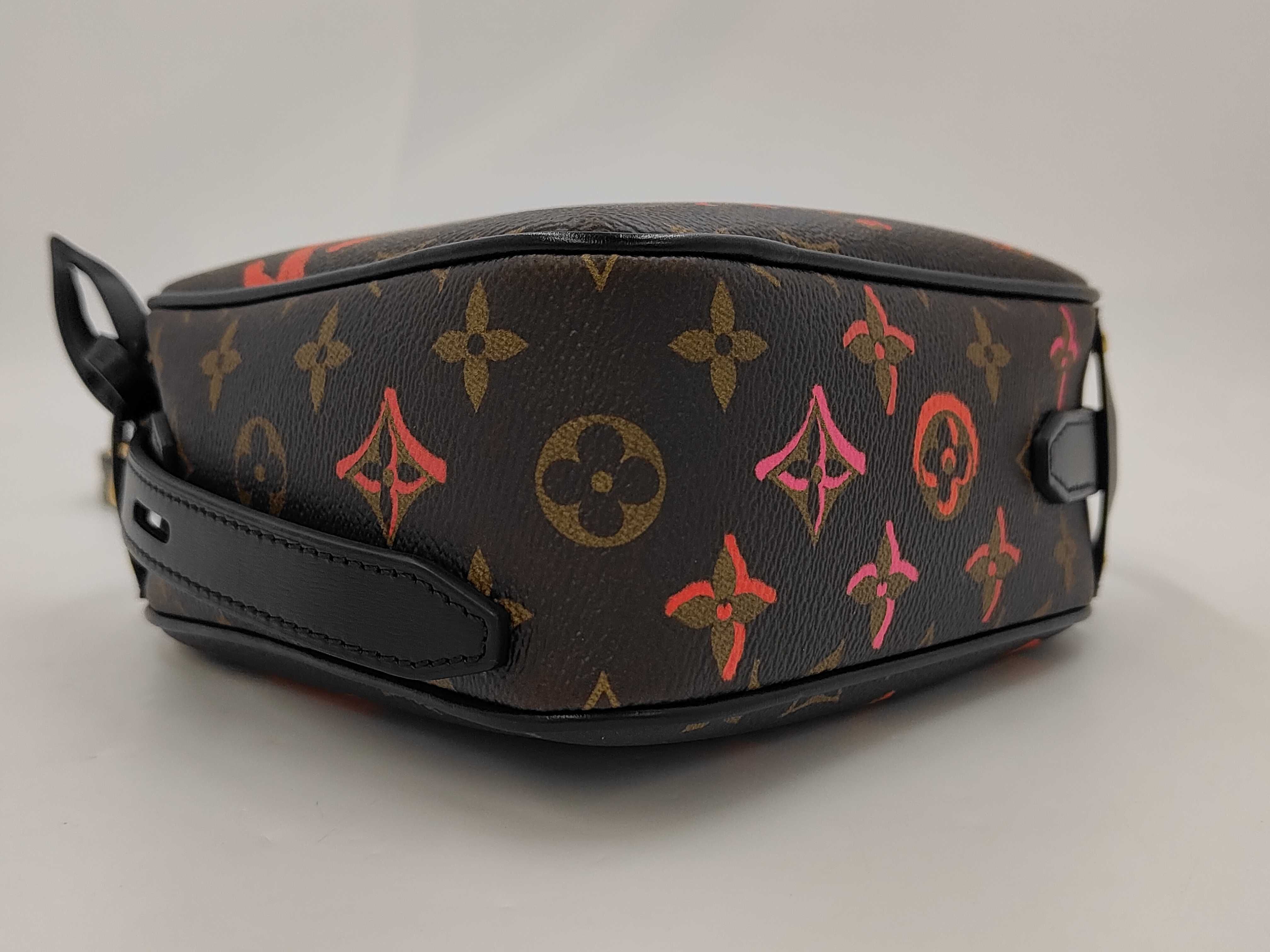 LV Crossbody Bag — view 3