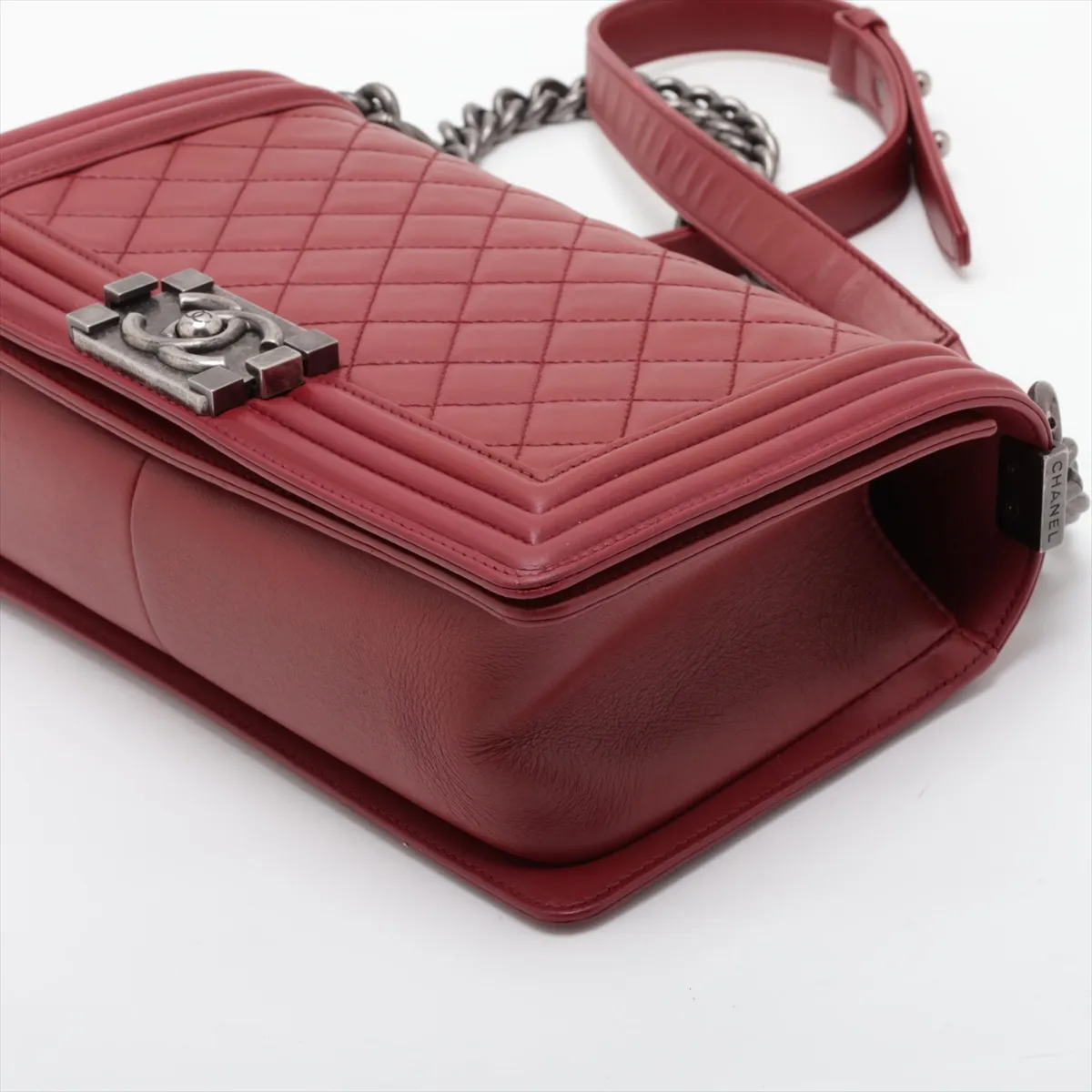 Boy Chanel 25 Lambskin Chain Shoulder Bag, Red, Gunmetal Hardware, 18460674, Serial Number 18-series, A67086 — view 3
