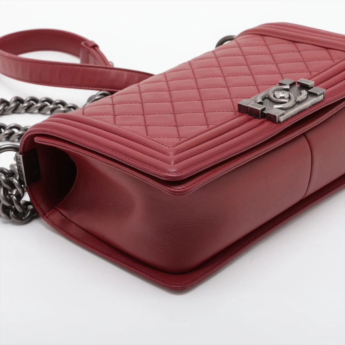Boy Chanel 25 Lambskin Chain Shoulder Bag, Red, Gunmetal Hardware, 18460674, Serial Number 18-series, A67086 — view 4