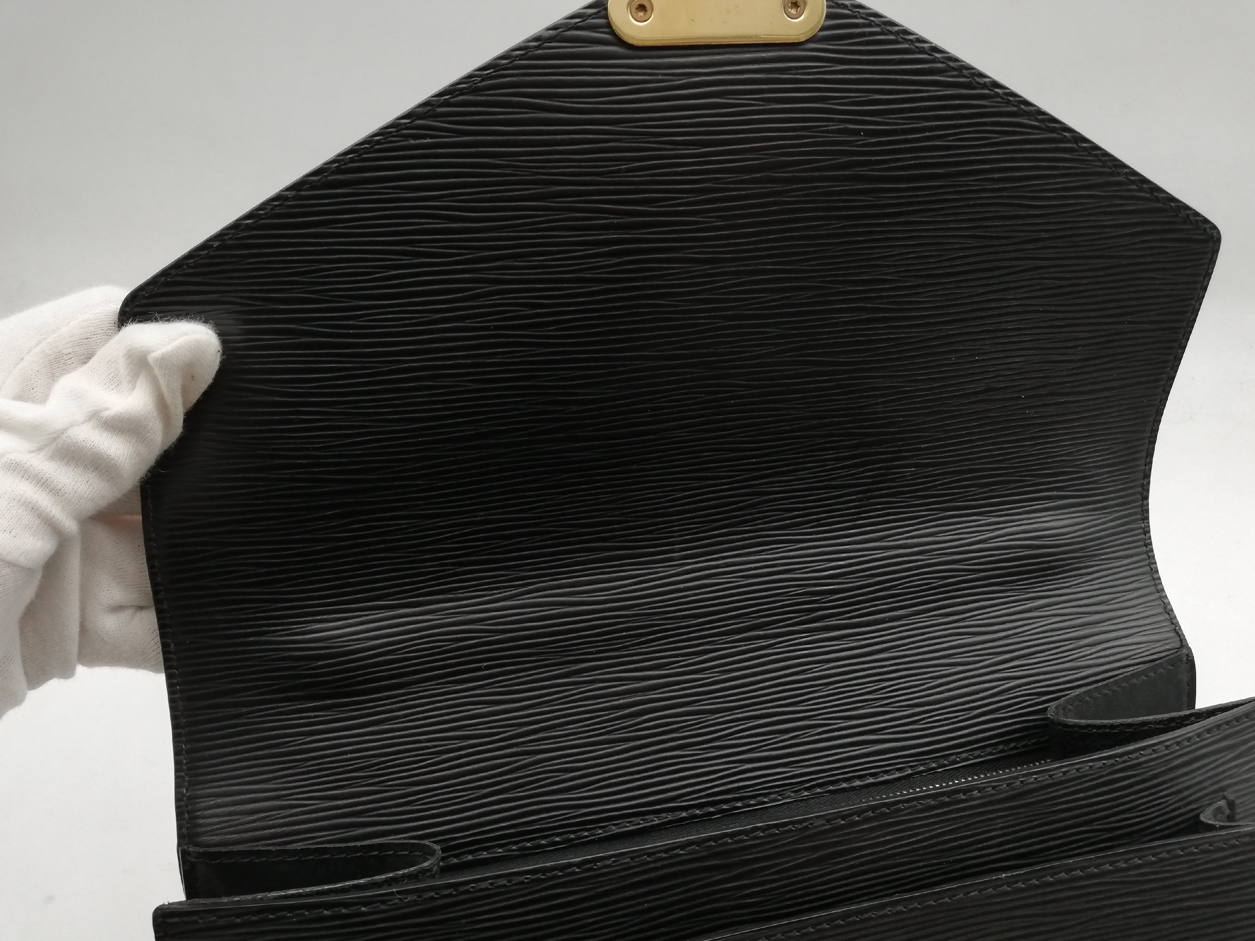 Epi Monceau M52122 Noir Handbag — view 12