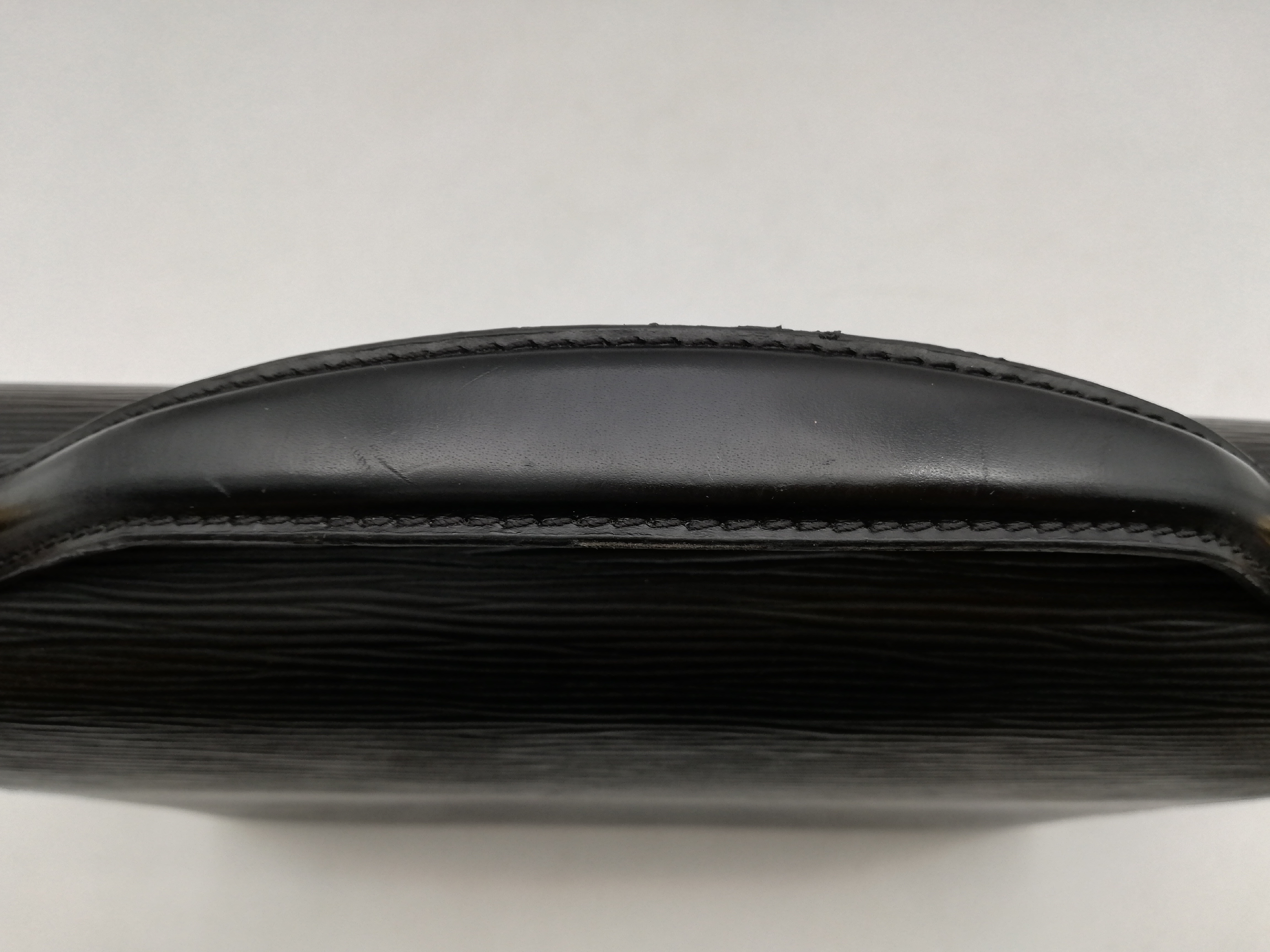Epi Monceau M52122 Noir Handbag — view 6