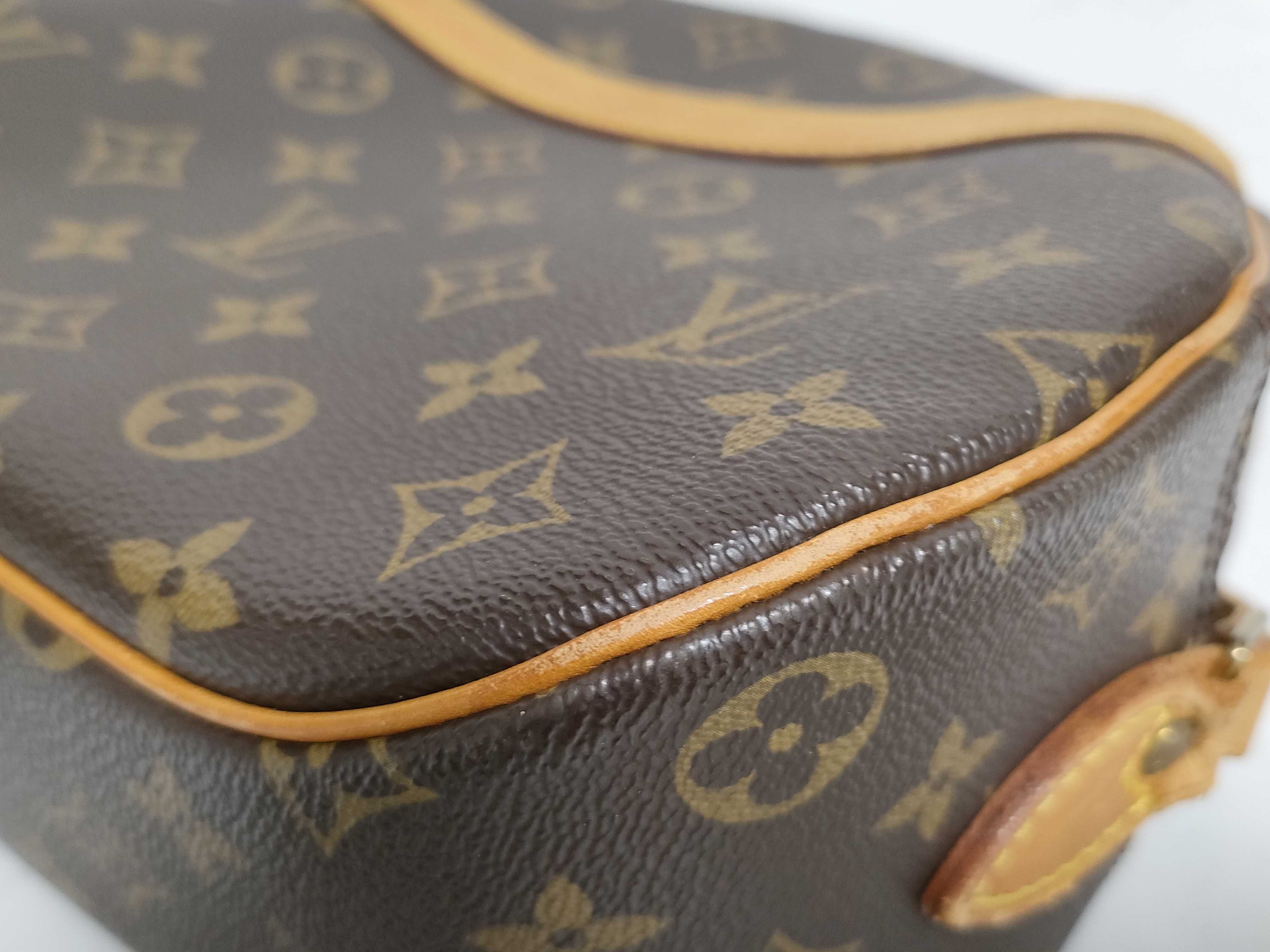 Monogram M51221 Blois Shoulder Bag (Moderately deteriorated) — view 7