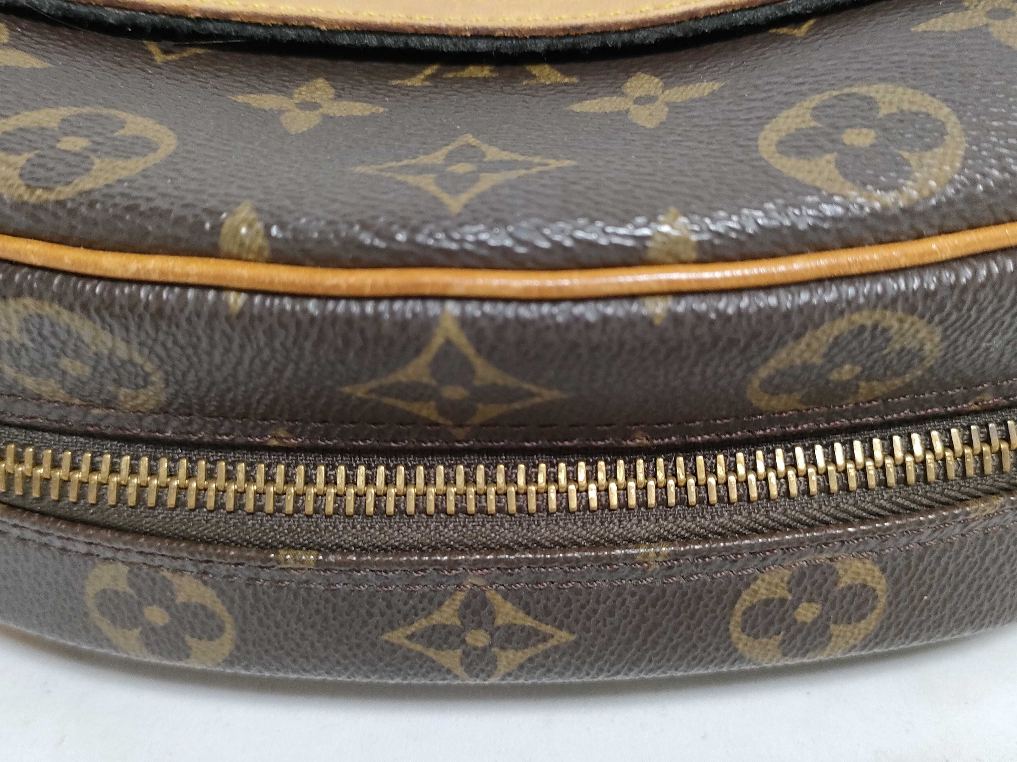 Monogram M51221 Blois Shoulder Bag (Moderately deteriorated) — view 8