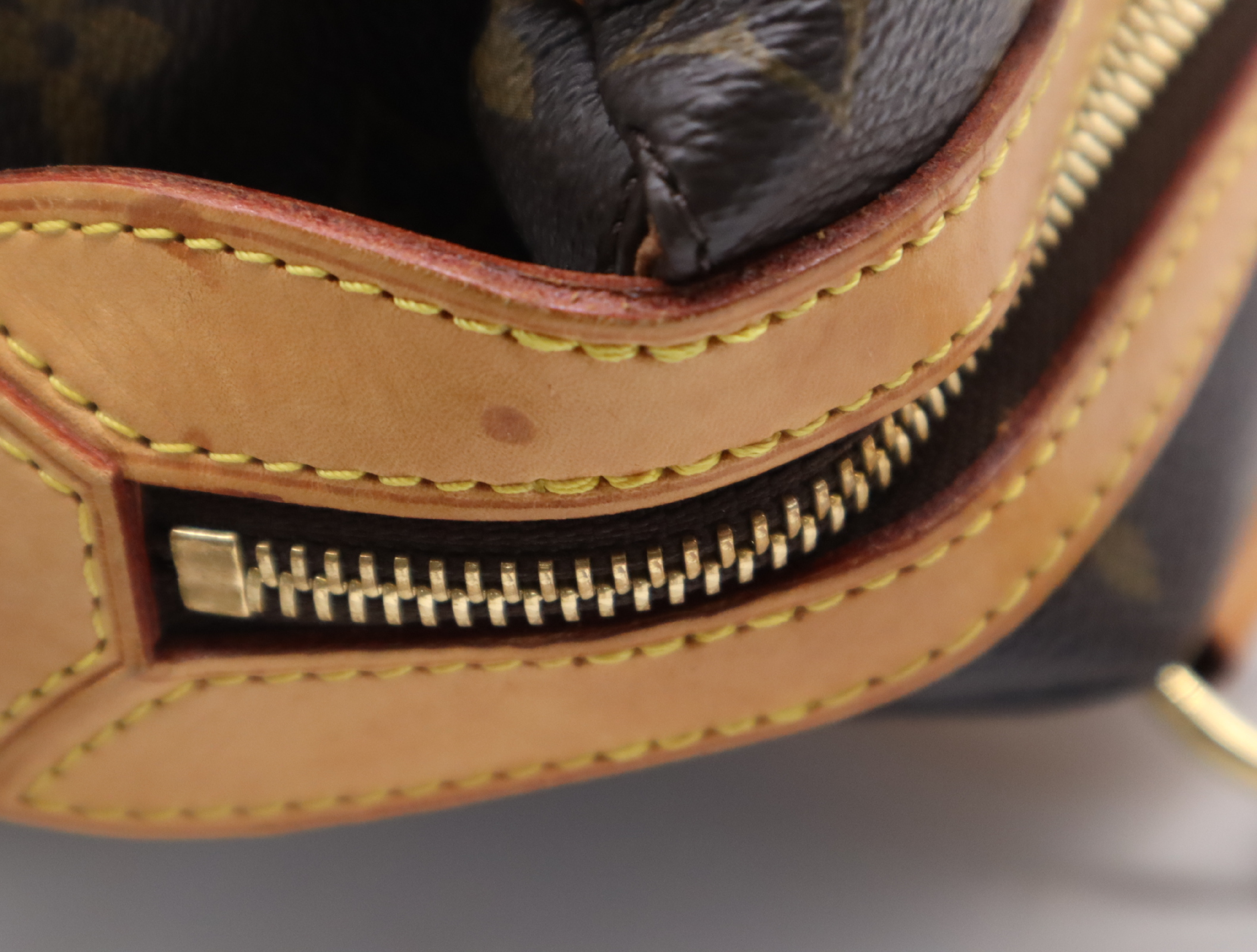 M51186 Monogram Streza PM Tote Bag — view 8