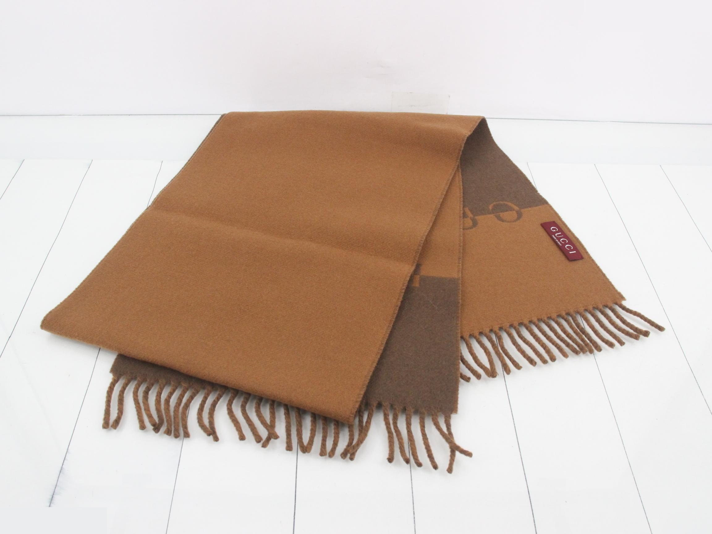 red tag logo scarf, brown. — view 3